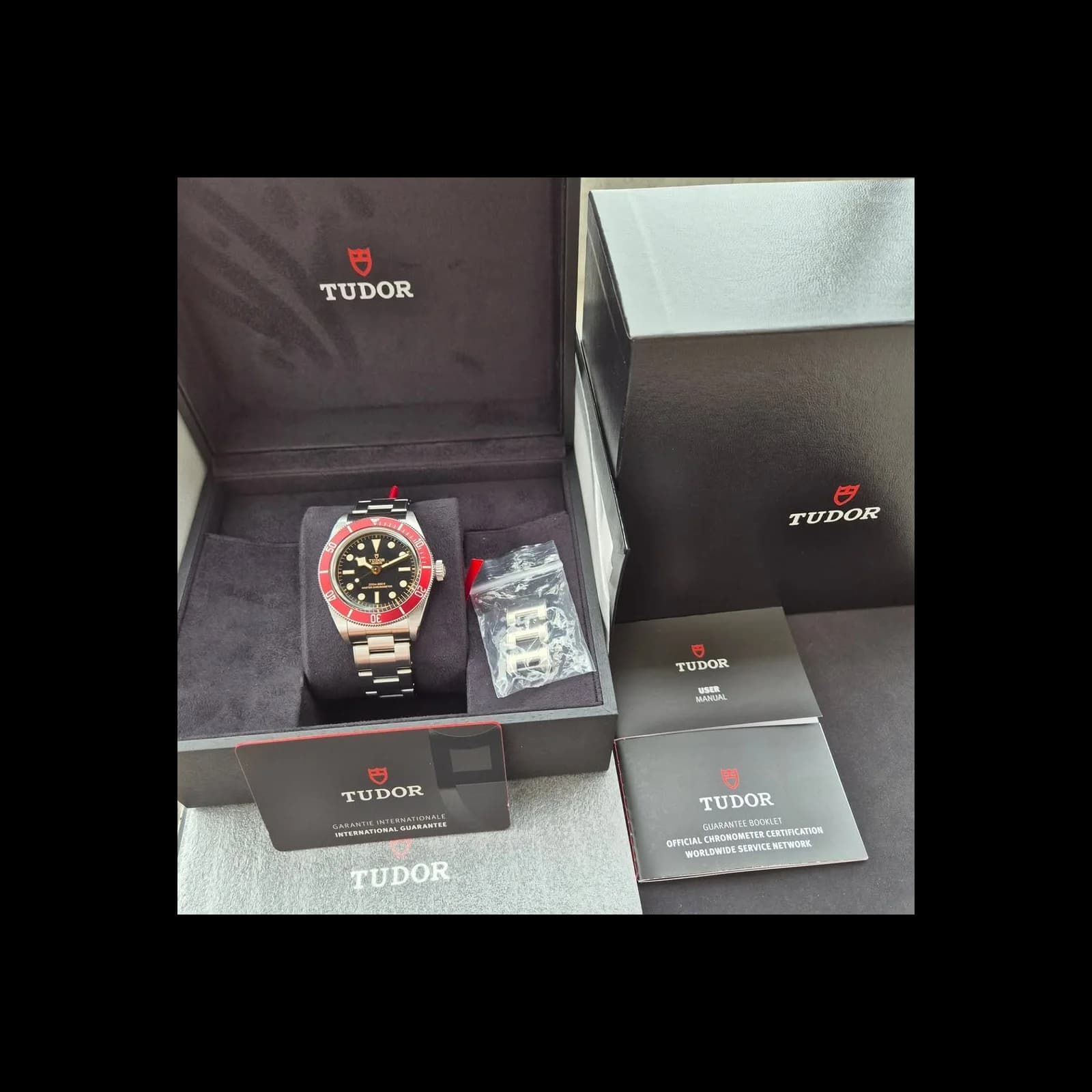 Thumb Black Bay Master Chronometer Stainless Steel - Burgundy / Black / Oyster