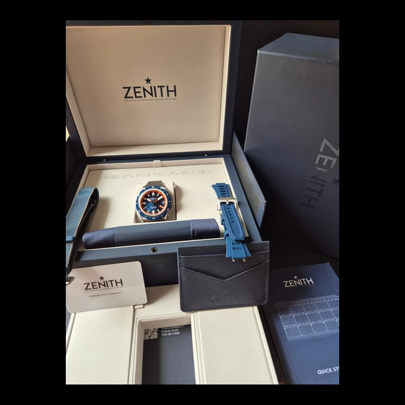 Thumb  Defy Extreme Diver Blue