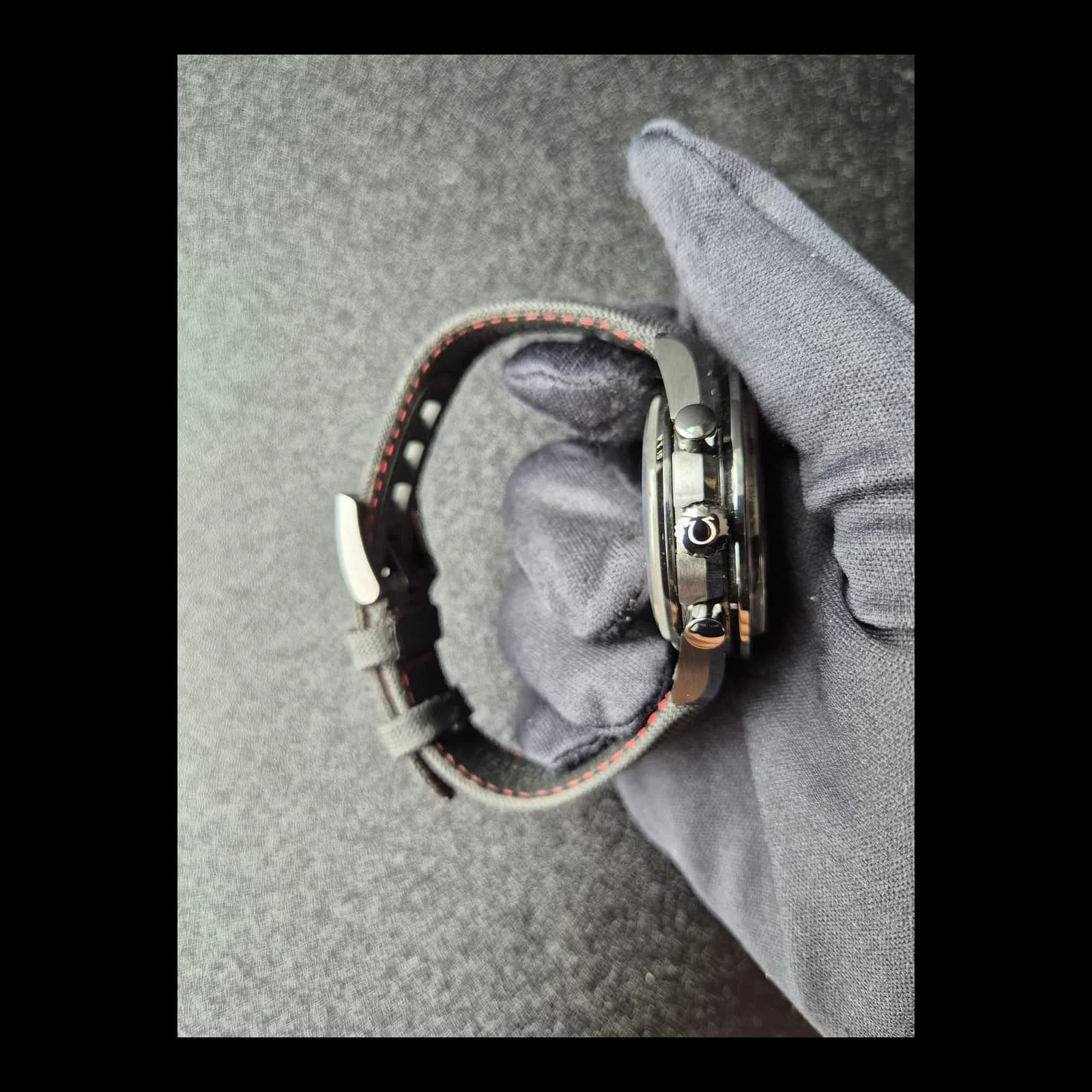 Thumb Speedmaster Moonwatch Co-Axial Dark Side of the Moon