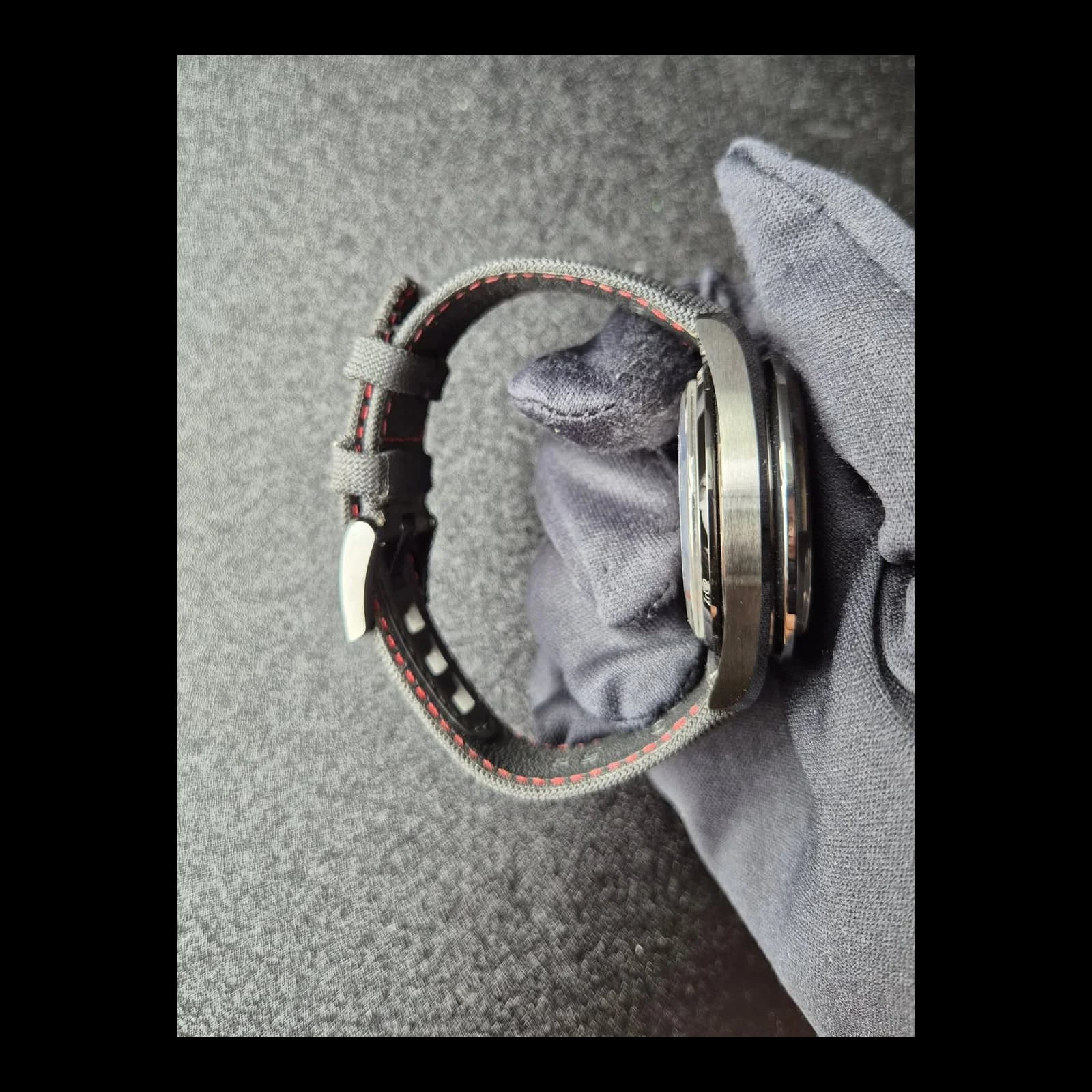 Thumb Speedmaster Moonwatch Co-Axial Dark Side of the Moon