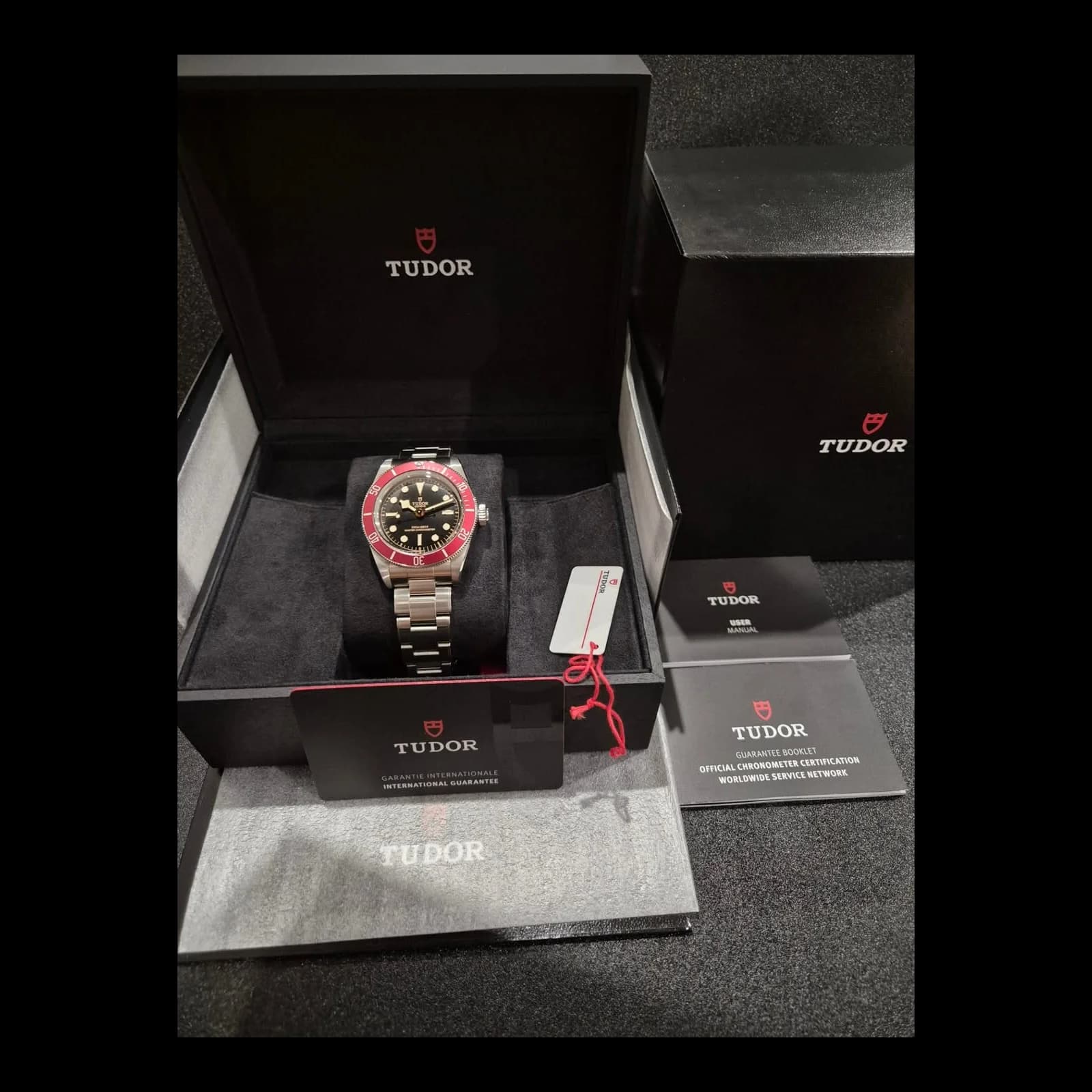 Thumb Black Bay Master Chronometer Stainless Steel - Burgundy / Black / Oyster