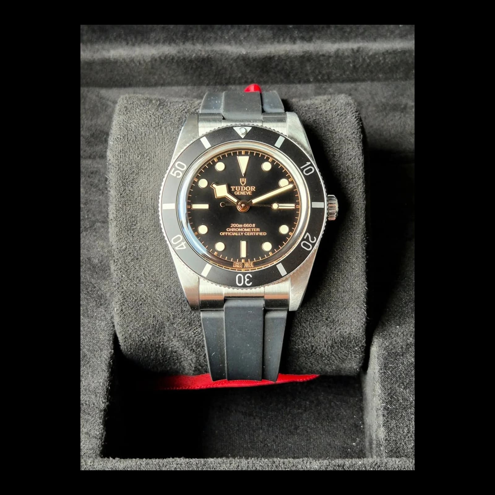 Thumb Black Bay Fifty-Four Stainless Steel / Black / Rubber