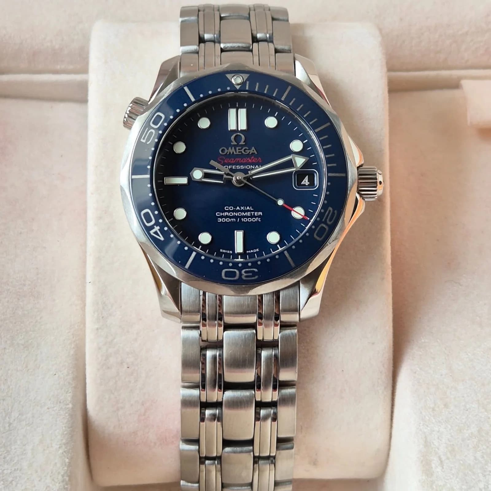 Thumb Seamaster Diver 300M Co-Axial 36.25 Stainless Steel / Blue/ Bracelet / Ceramic