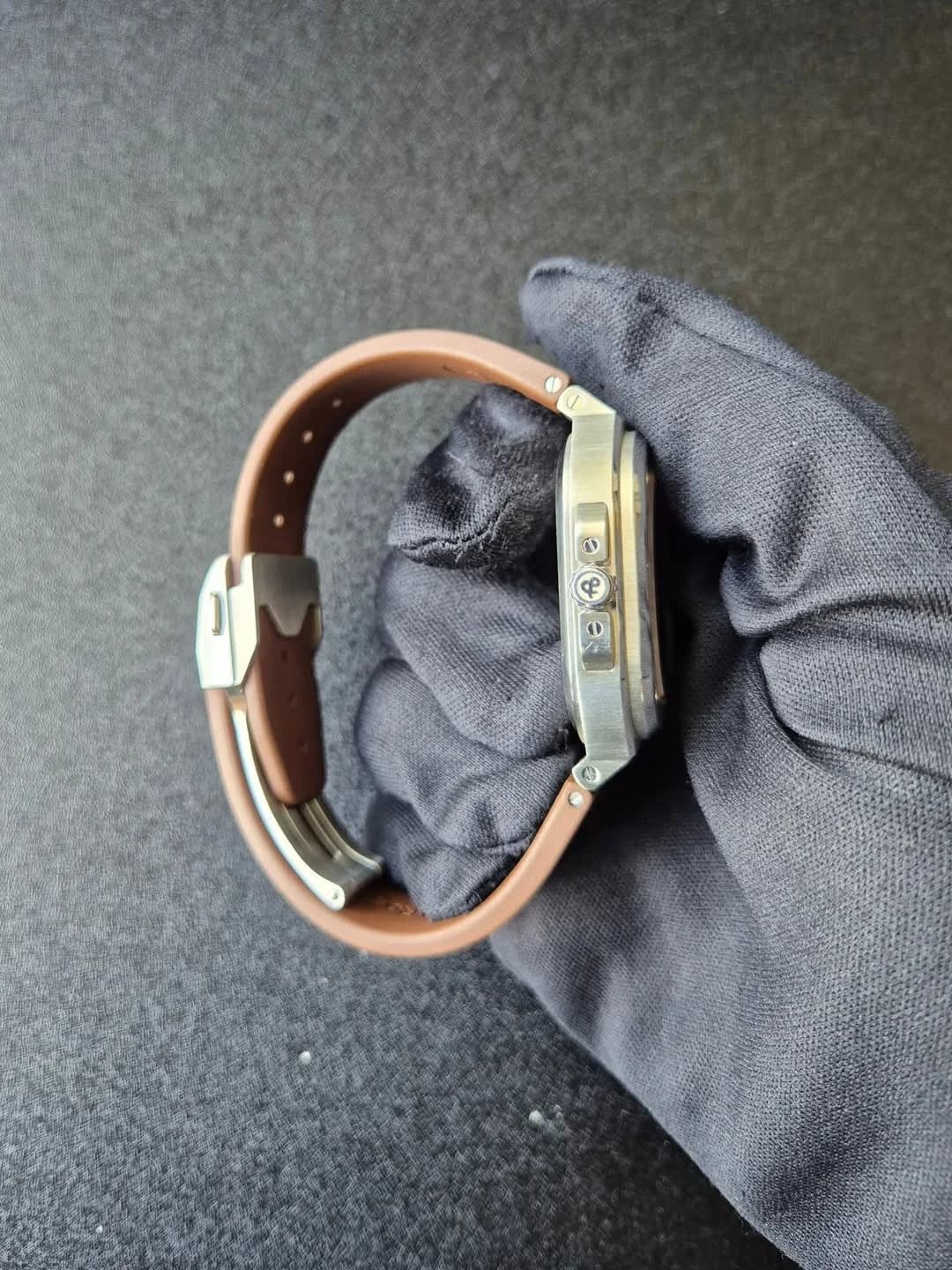 Thumb BR 05 Stainless Steel / Brown / Rubber
