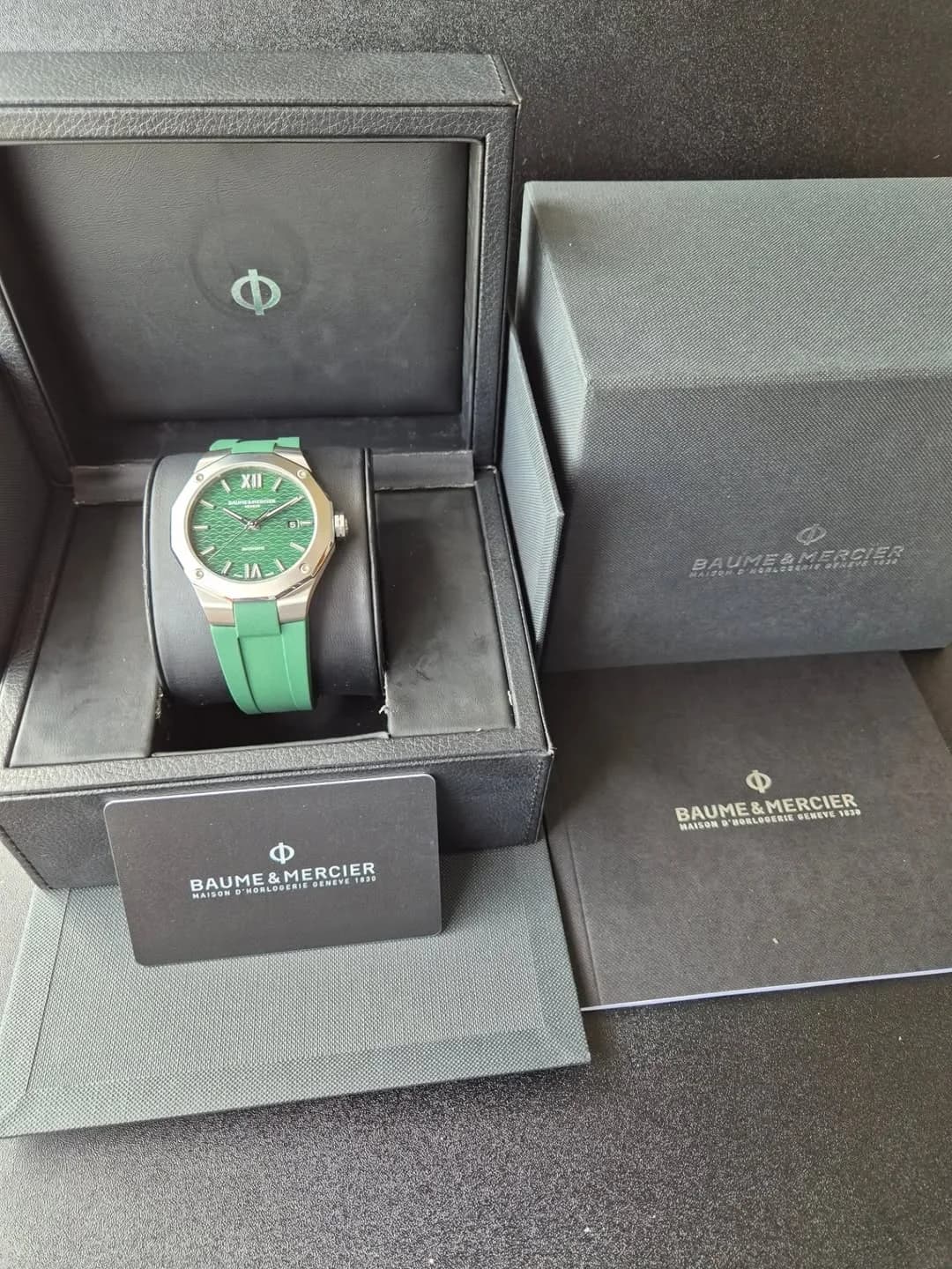 Thumb Riviera 42 Stainless Steel / Green / Rubber