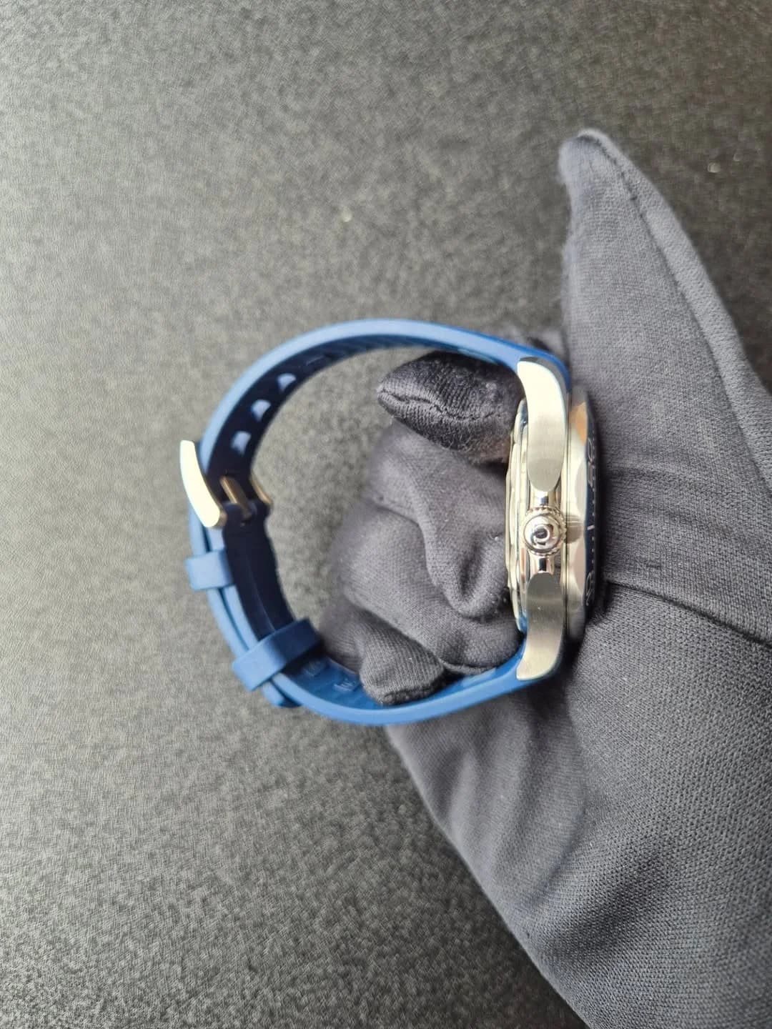 Thumb Seamaster Diver 300M Master Co-Axial 42 Stainless Steel / Blue  / Rubber