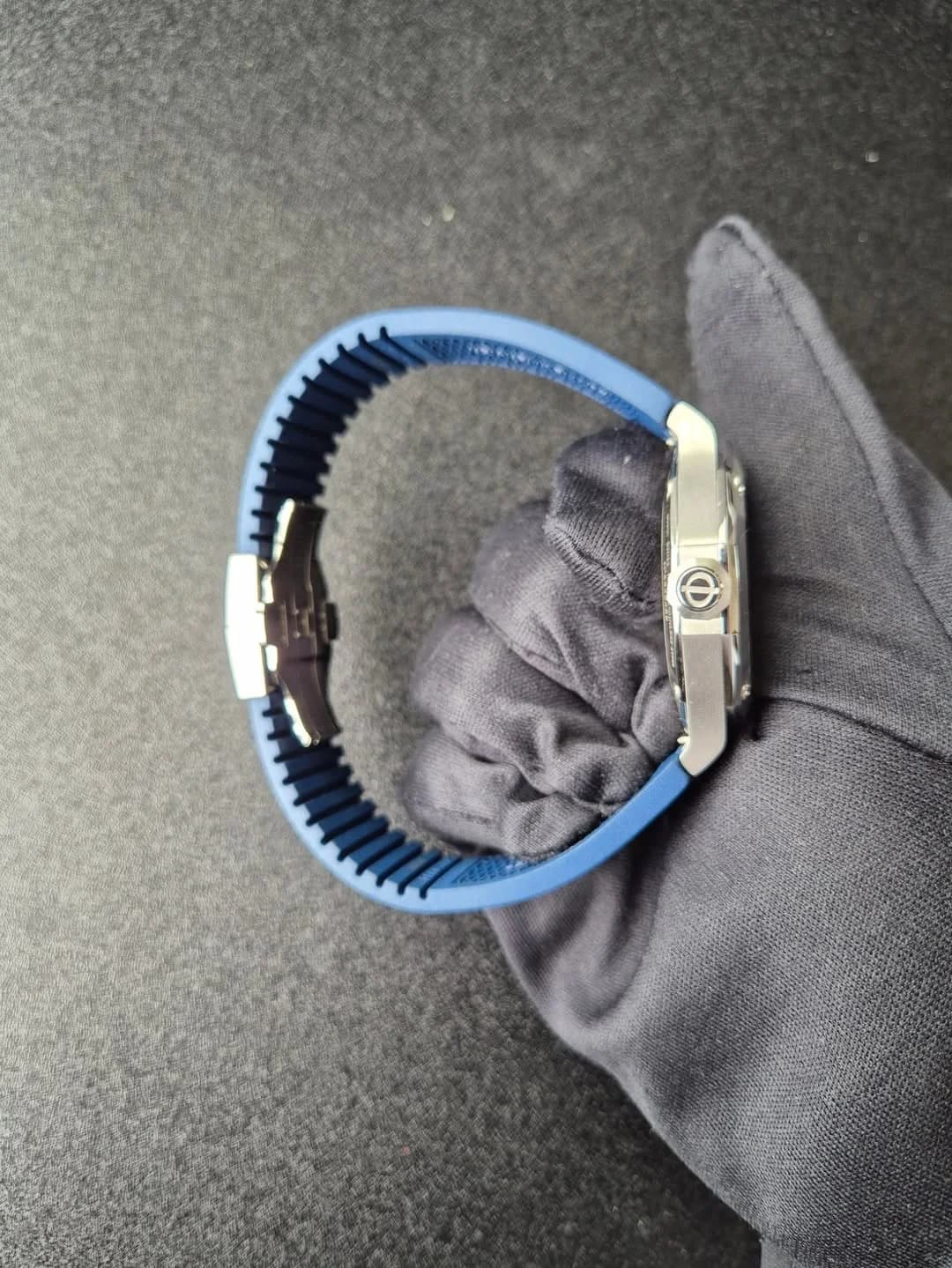 Thumb Riviera 42 Stainless Steel Blue / Rubber