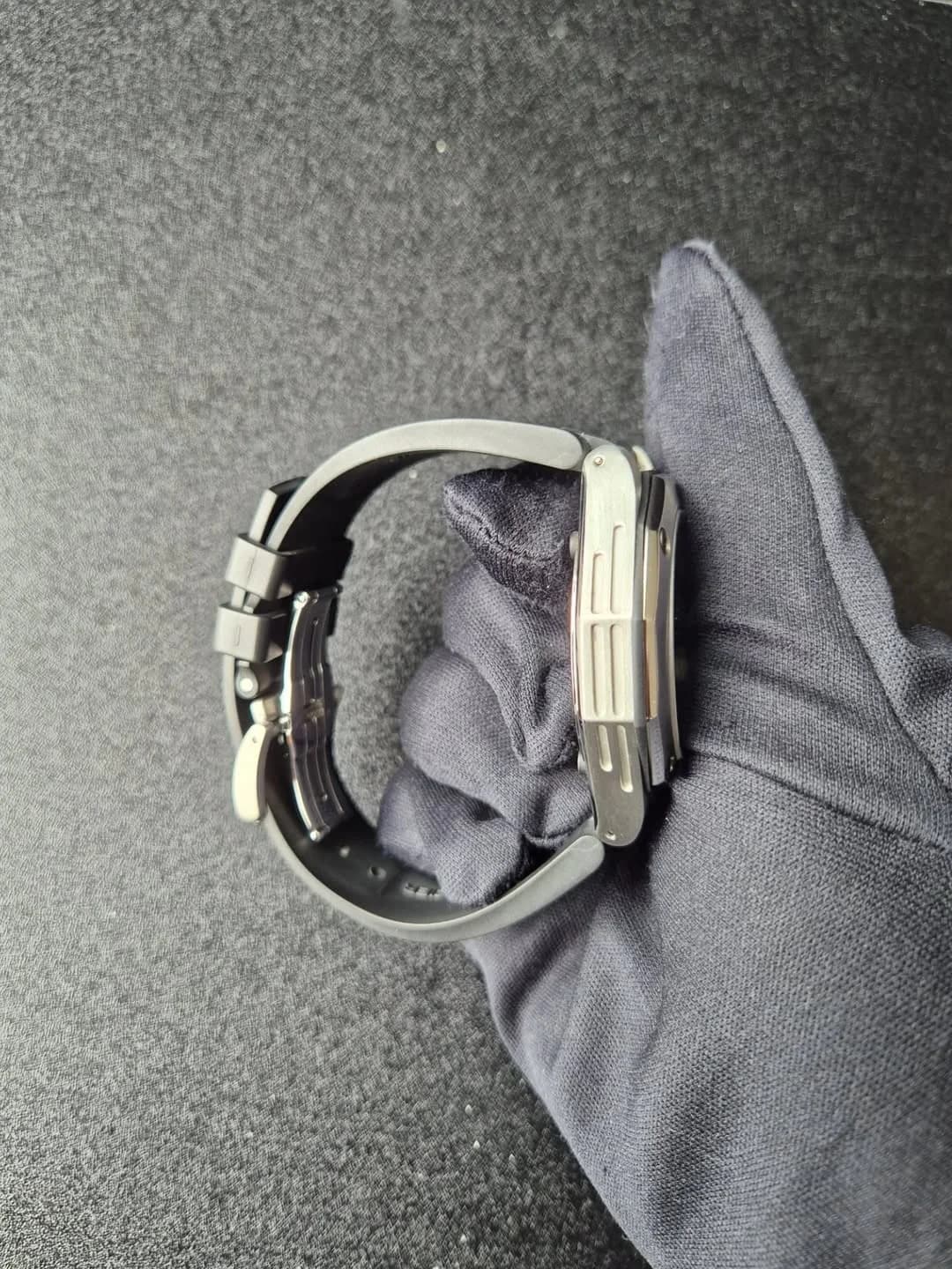 Thumb Riviera XXL Magnum Automatic Stainless Steel / Black / Rubber