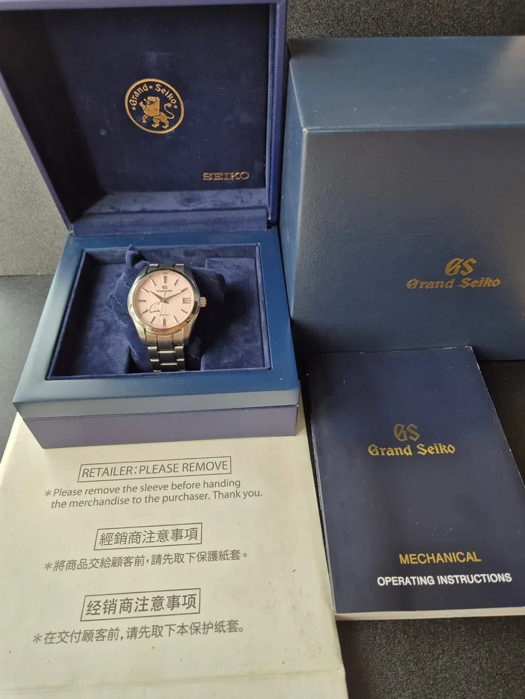Thumb Spring Drive Titanium SBGA497 'Pink Snowflake'