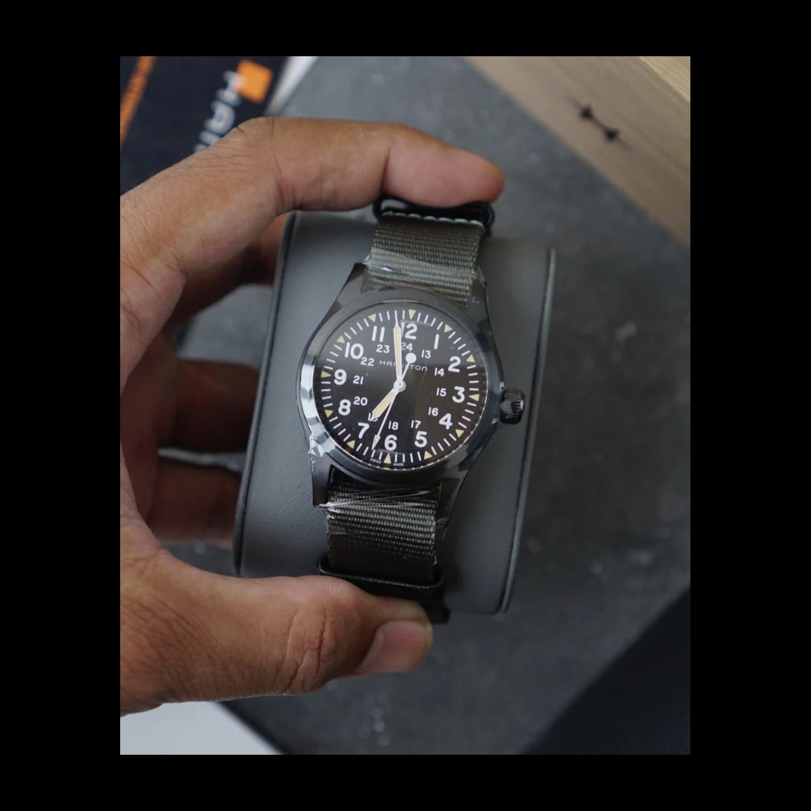 Thumb Khaki Field Mechanical 38 PVD / Black
