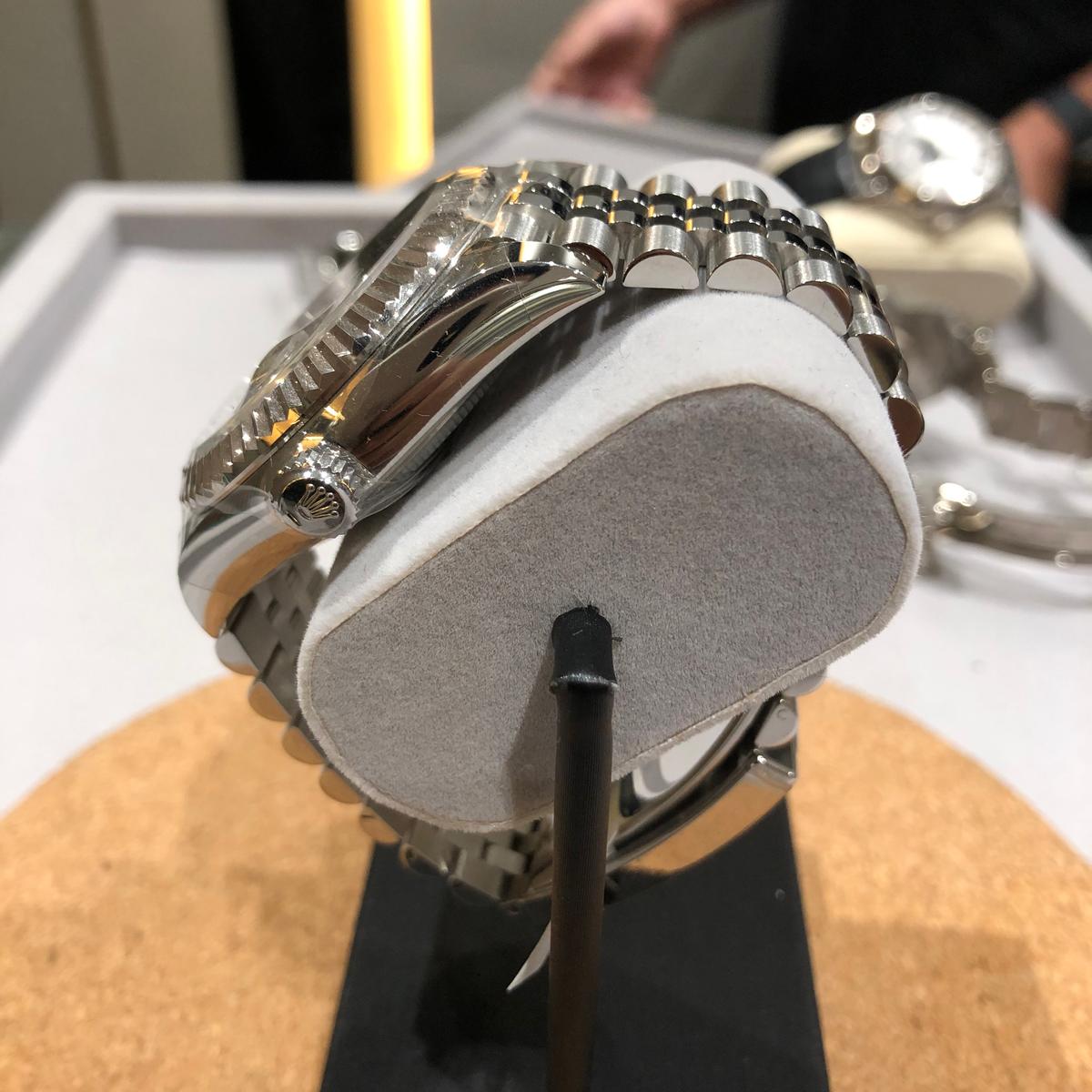 Thumb Sky-Dweller Stainless Steel / White Gold / Blue / Jubilee