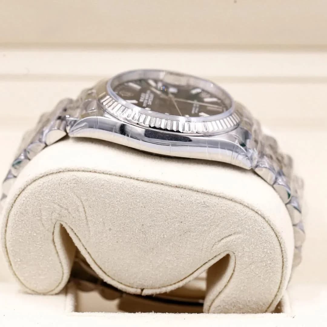 Thumb Datejust 36 Stainless Steel / Fluted / Black / Jubilee