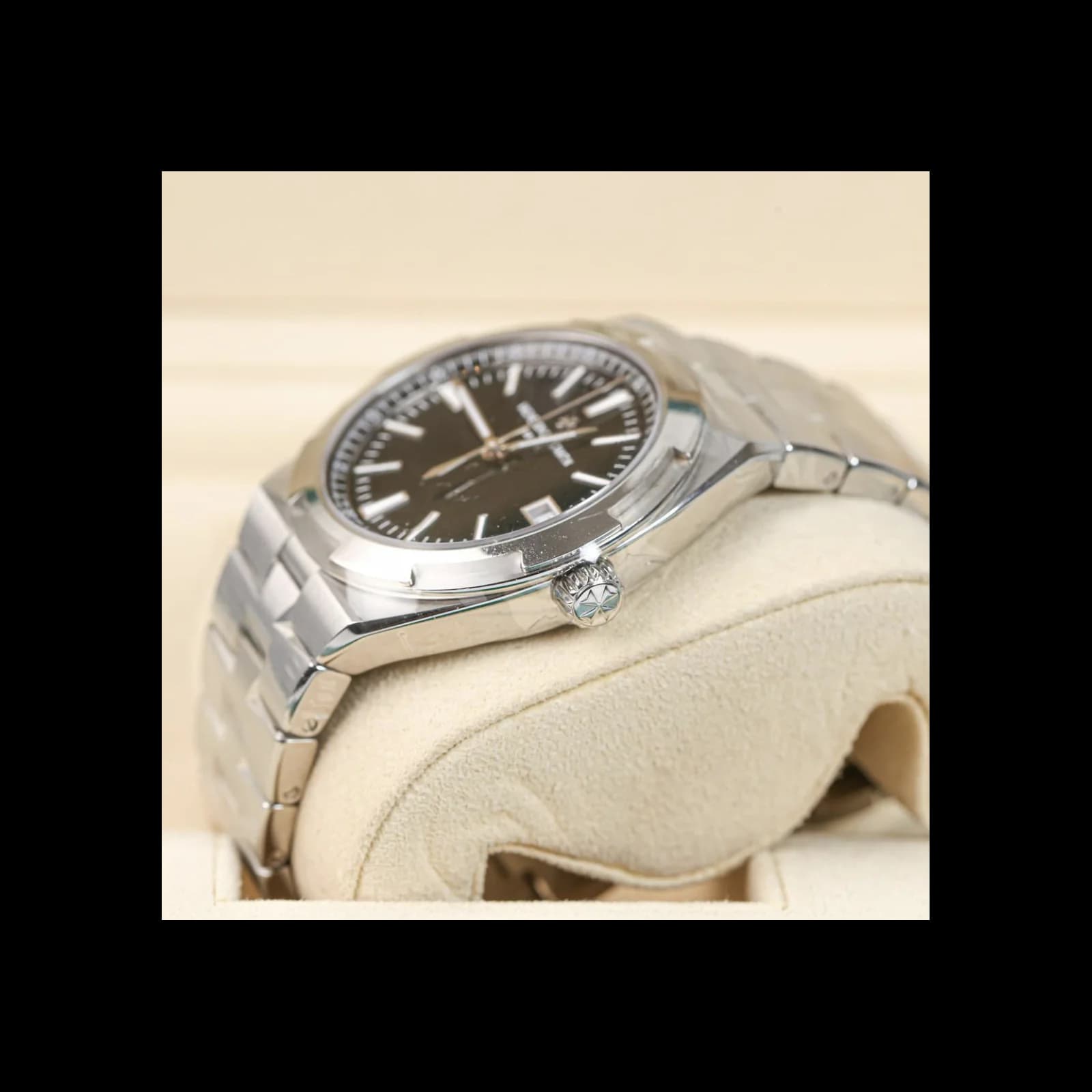 Thumb Overseas Date Stainless Steel / Black