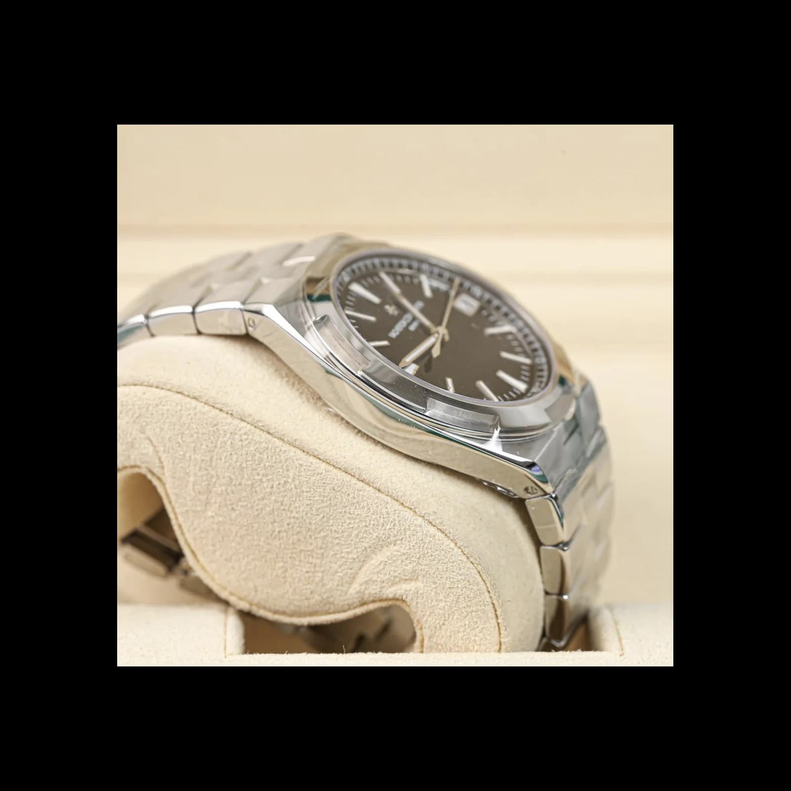 Thumb Overseas Date Stainless Steel / Black