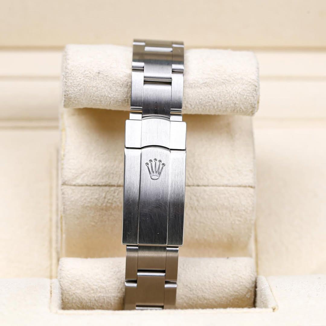Thumb Oyster Perpetual 31 Stainless Steel / Red