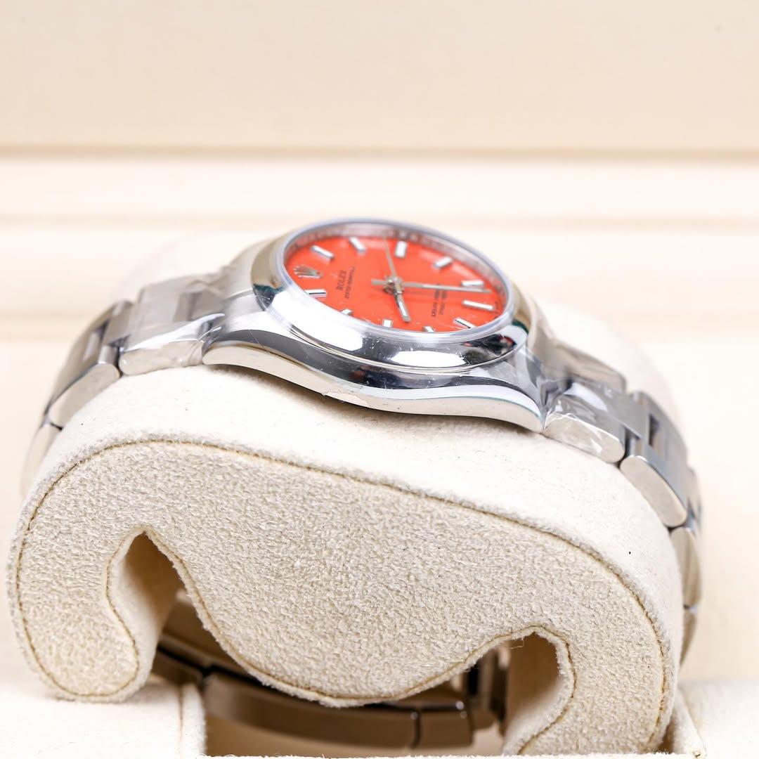 Thumb Oyster Perpetual 31 Stainless Steel / Red