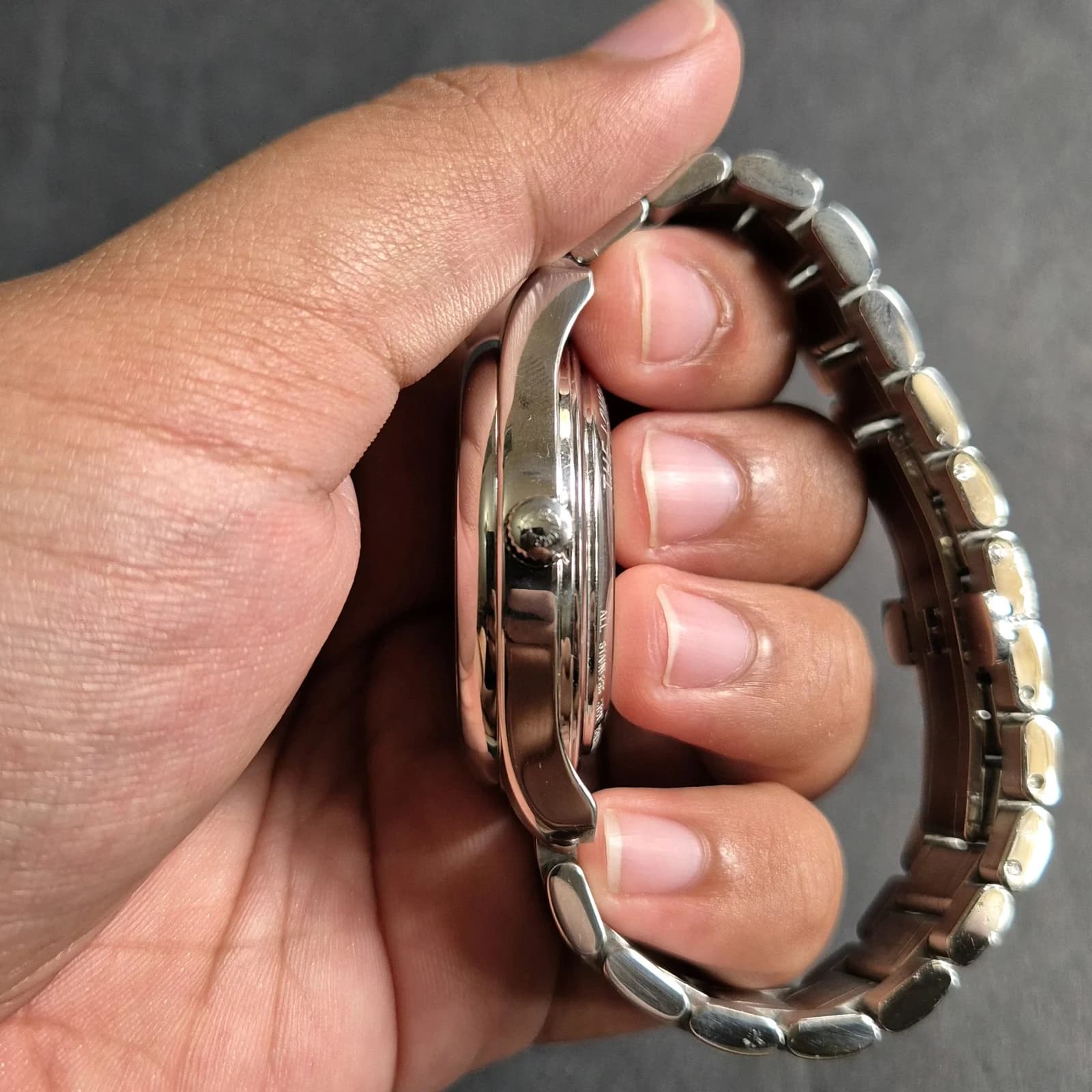 Thumb Master Collection 42 Date Stainless Steel / Black Roman / Bracelet