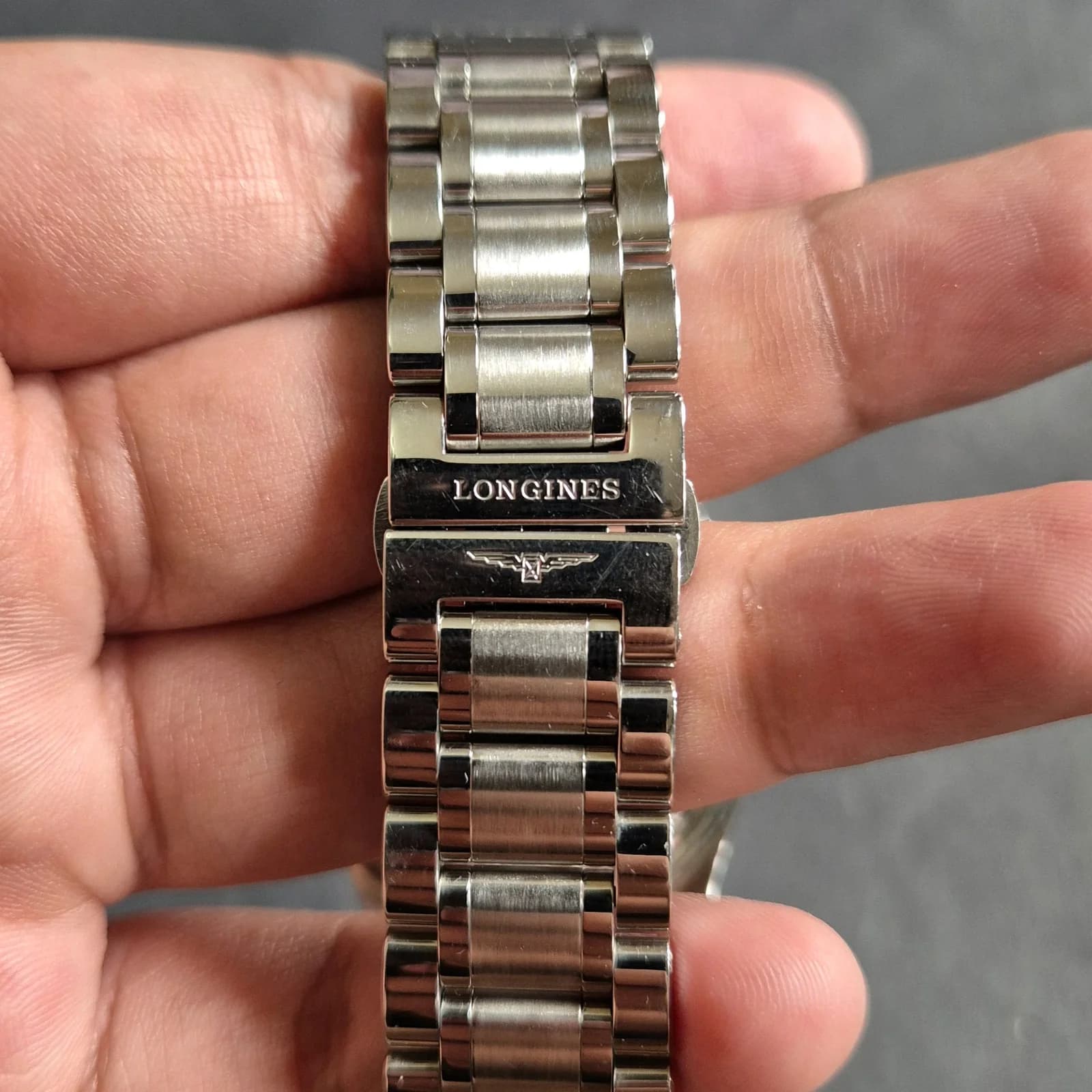 Thumb Master Collection 42 Date Stainless Steel / Black Roman / Bracelet