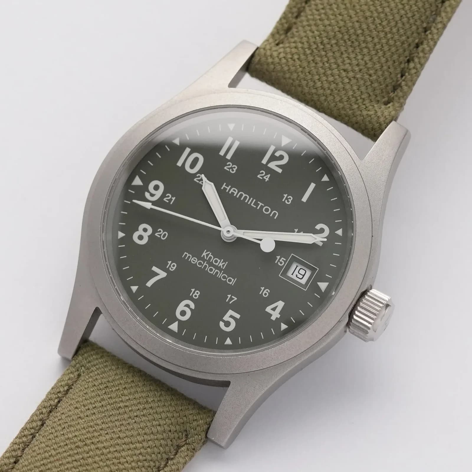 Thumb Khaki Field Mechanical 38