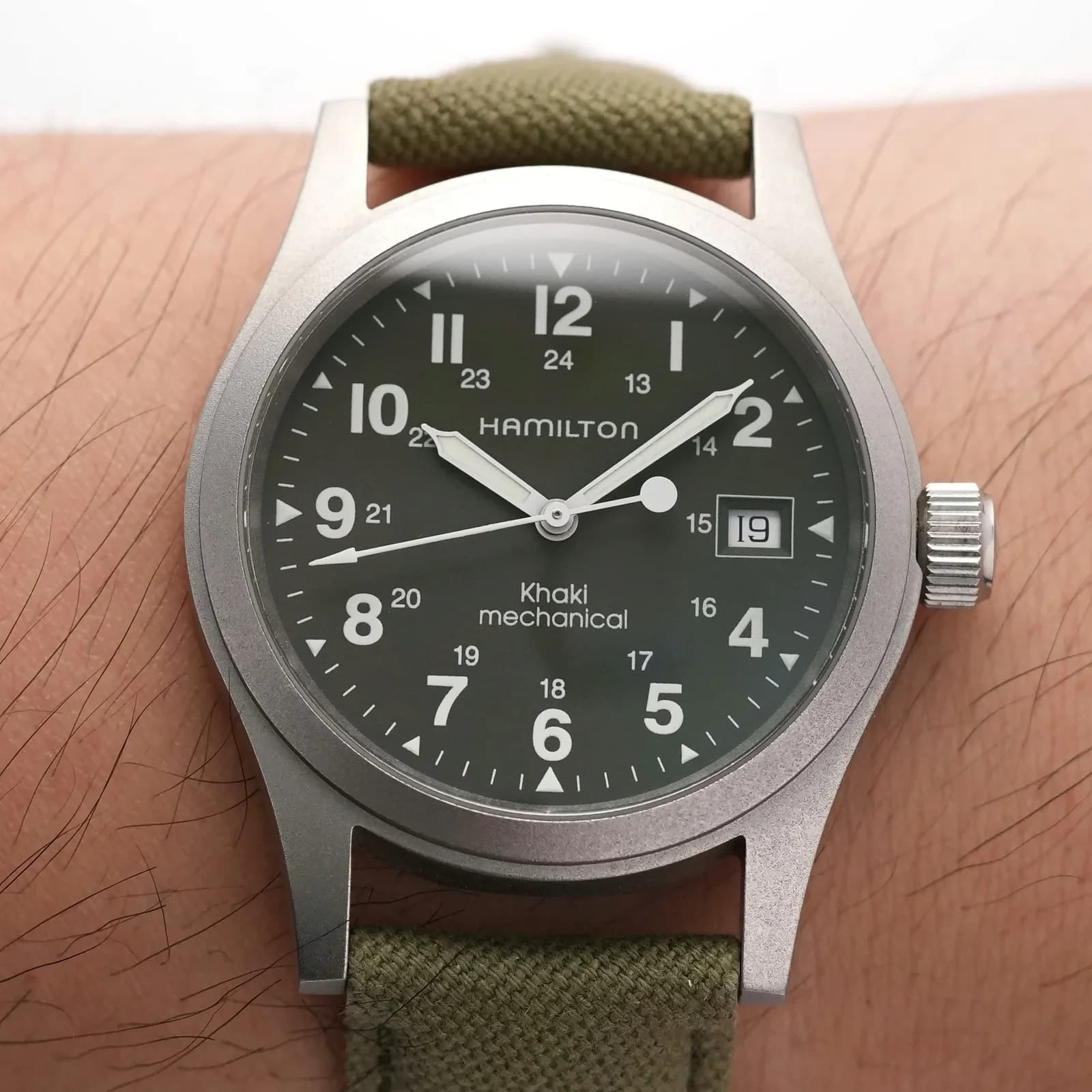 Thumb Khaki Field Mechanical 38