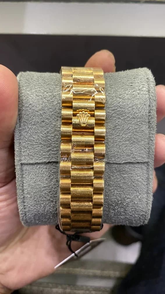 Thumb Day-Date 36 Yellow Gold Fluted / President / Champagne Diamonds