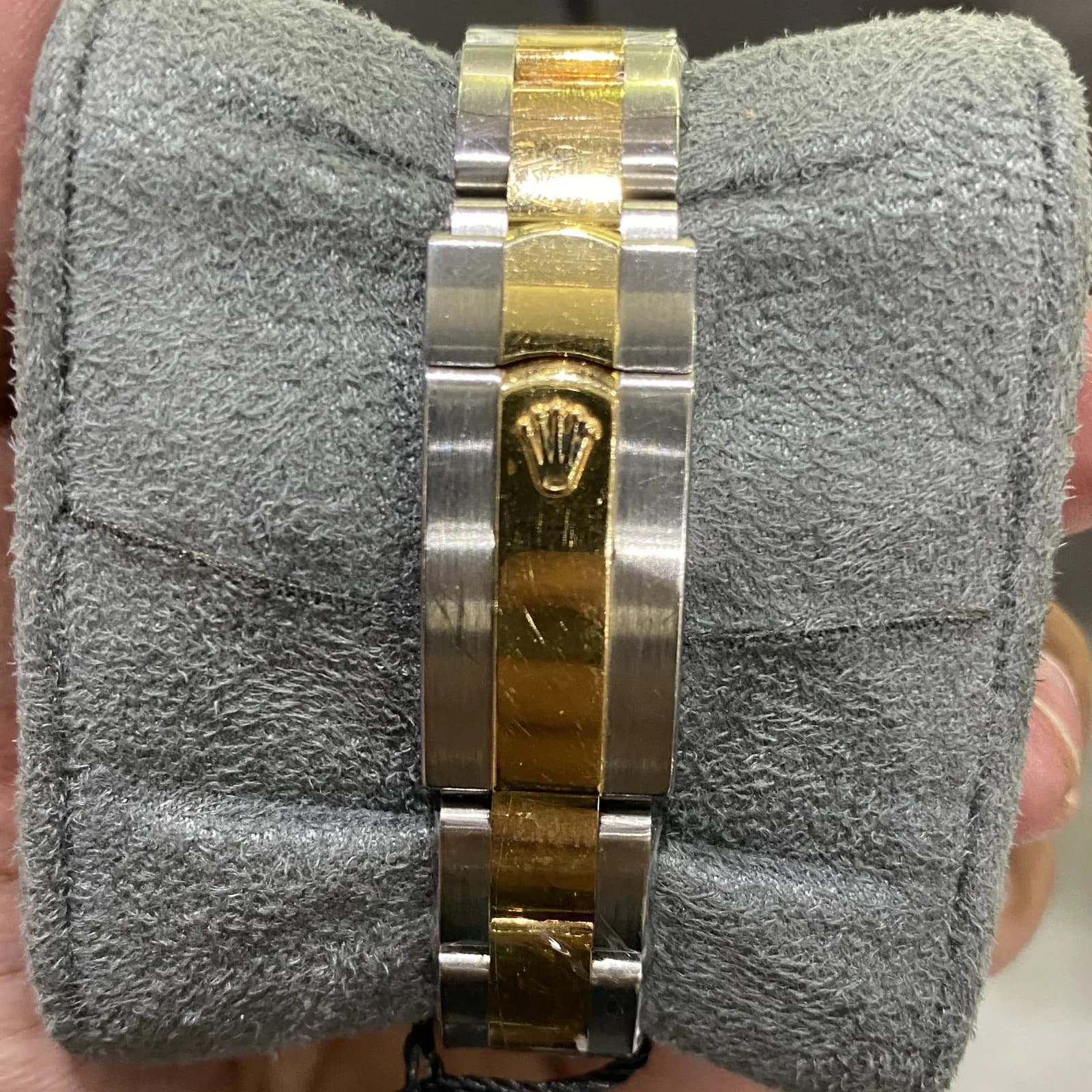 Thumb Lady-Datejust 28 Rolesor Yellow Domed / Oyster / Champagne Roman