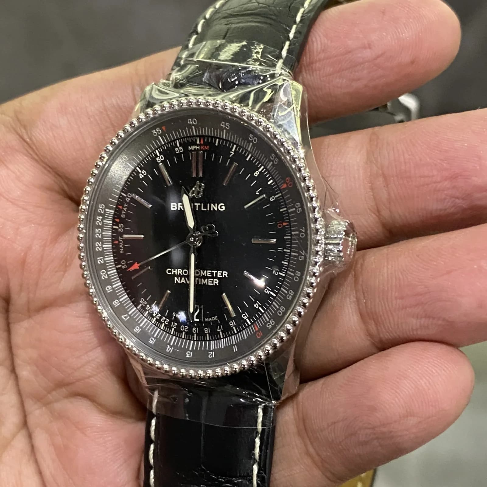 Thumb Navitimer 1 38 Automatic Stainless Steel / Black / Croco / Pin