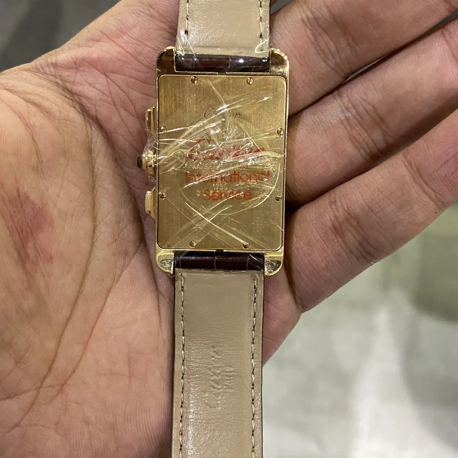 Thumb Tank Americaine Quartz Yellow Gold 