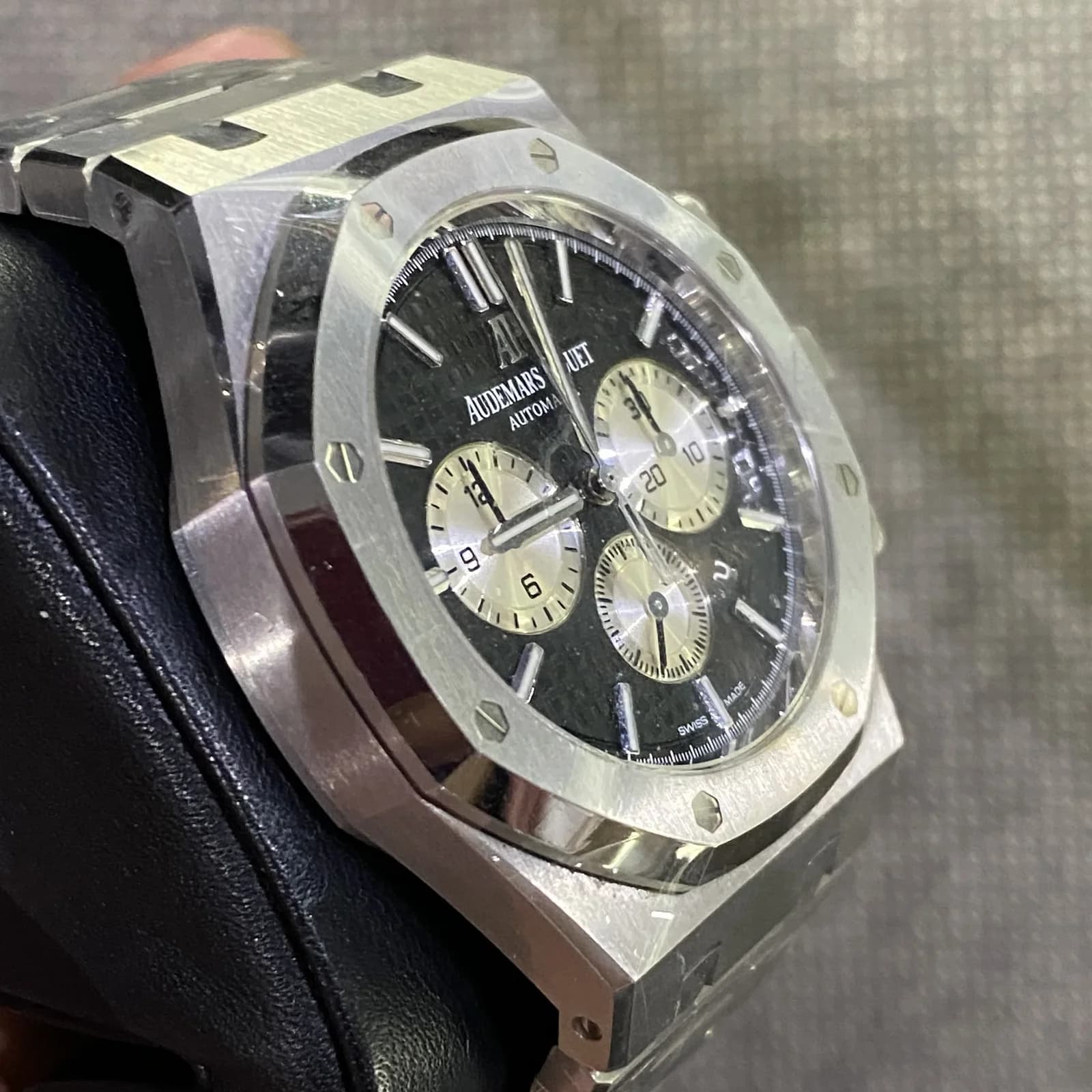 Thumb Royal Oak Chronograph 41 Stainless Steel / Black