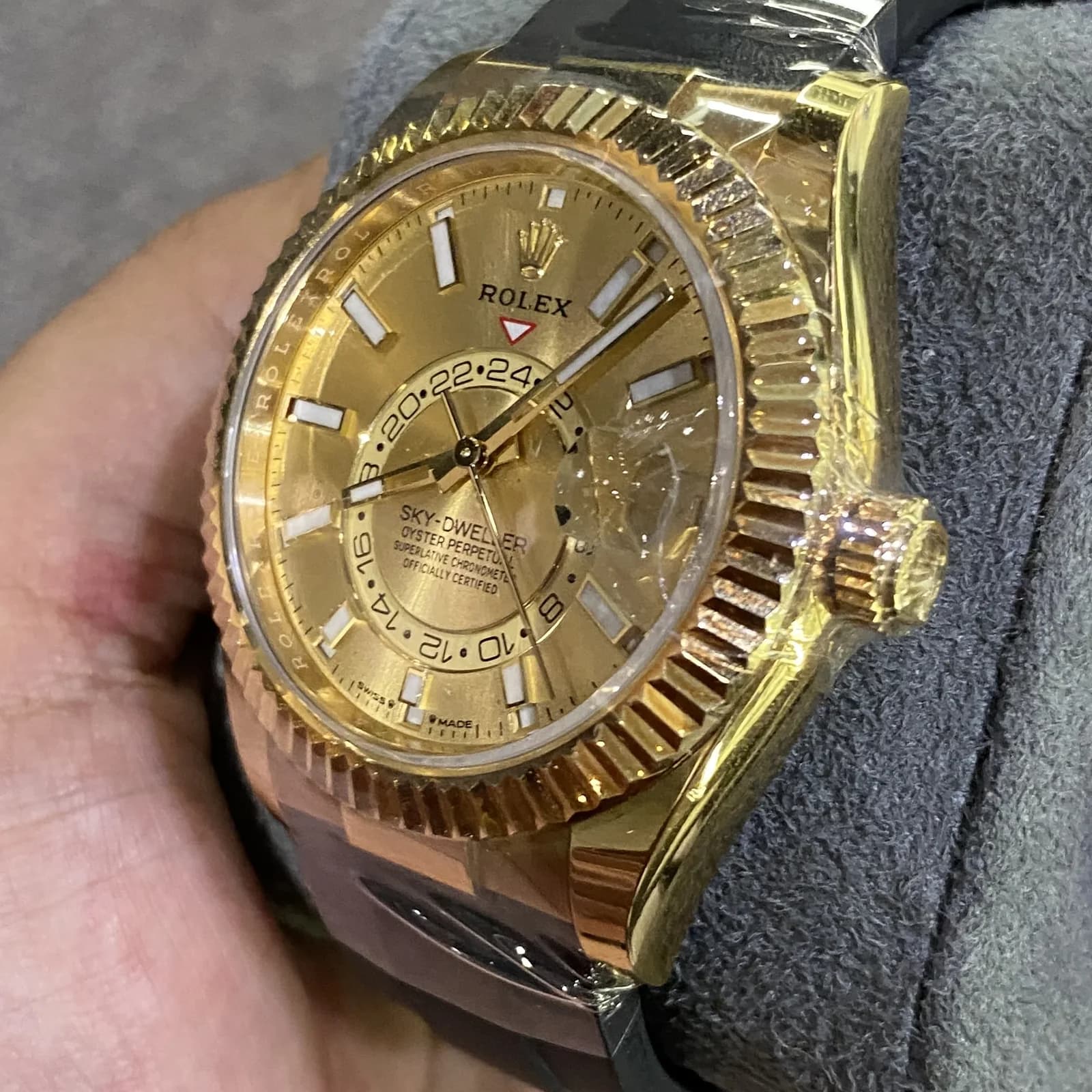 Thumb Sky-Dweller Yellow Gold / Champagne / OysterFlex