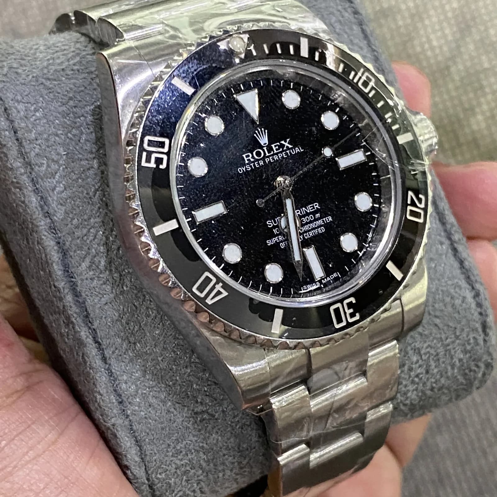 Thumb Submariner No-Date / Stainless Steel / Black / Cerachrom