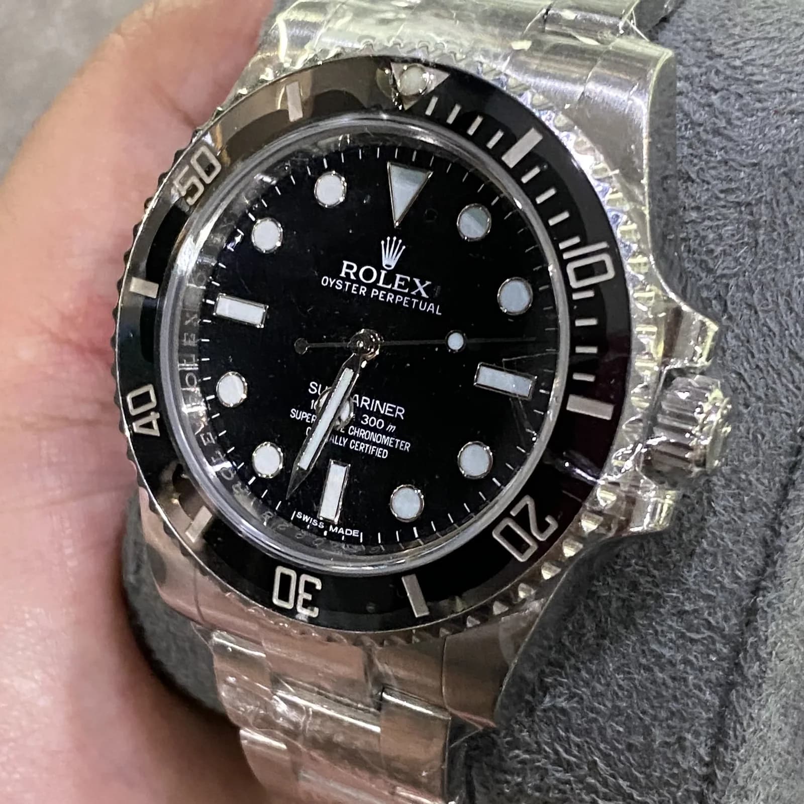 Thumb Submariner No-Date / Stainless Steel / Black / Cerachrom