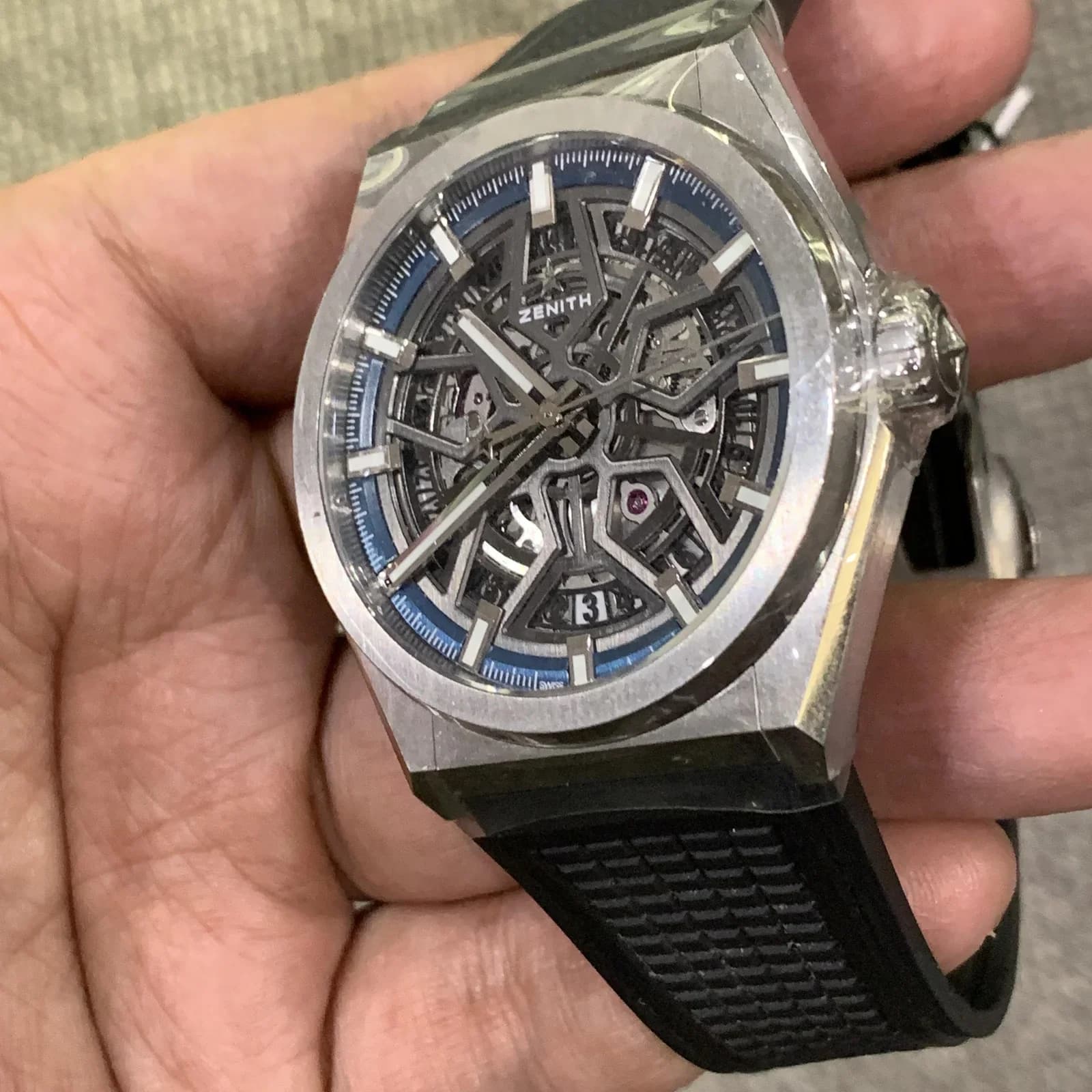 Thumb Defy Classic Titanium / Skeleton / Rubber