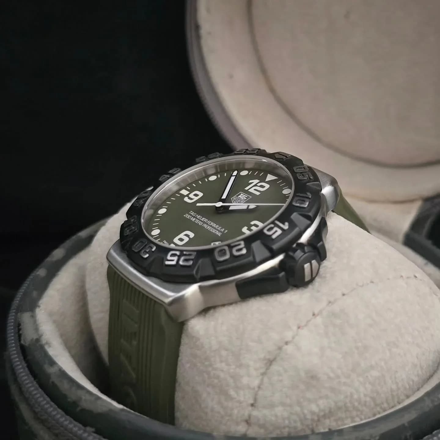 Thumb Formula 1 Quartz 41 Stainless Steel / Green / Rubber
