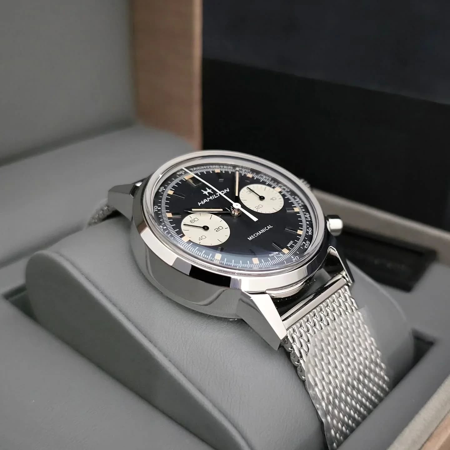 Thumb Intra-Matic Chronograph H Stainless Steel / Black / Mesh