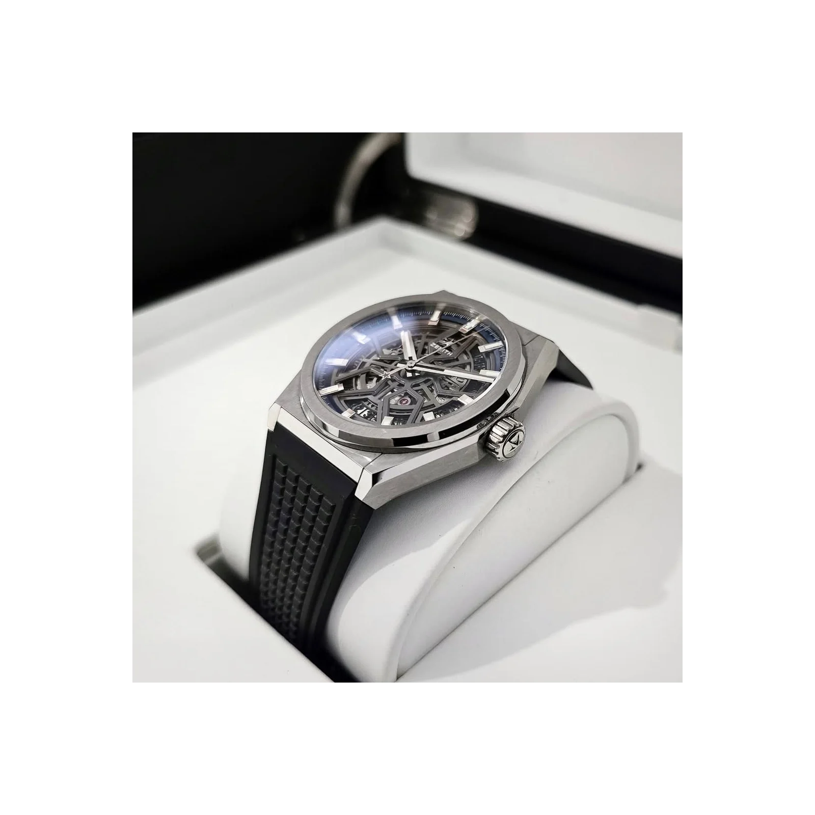 Thumb Defy Classic Titanium / Skeleton / Rubber