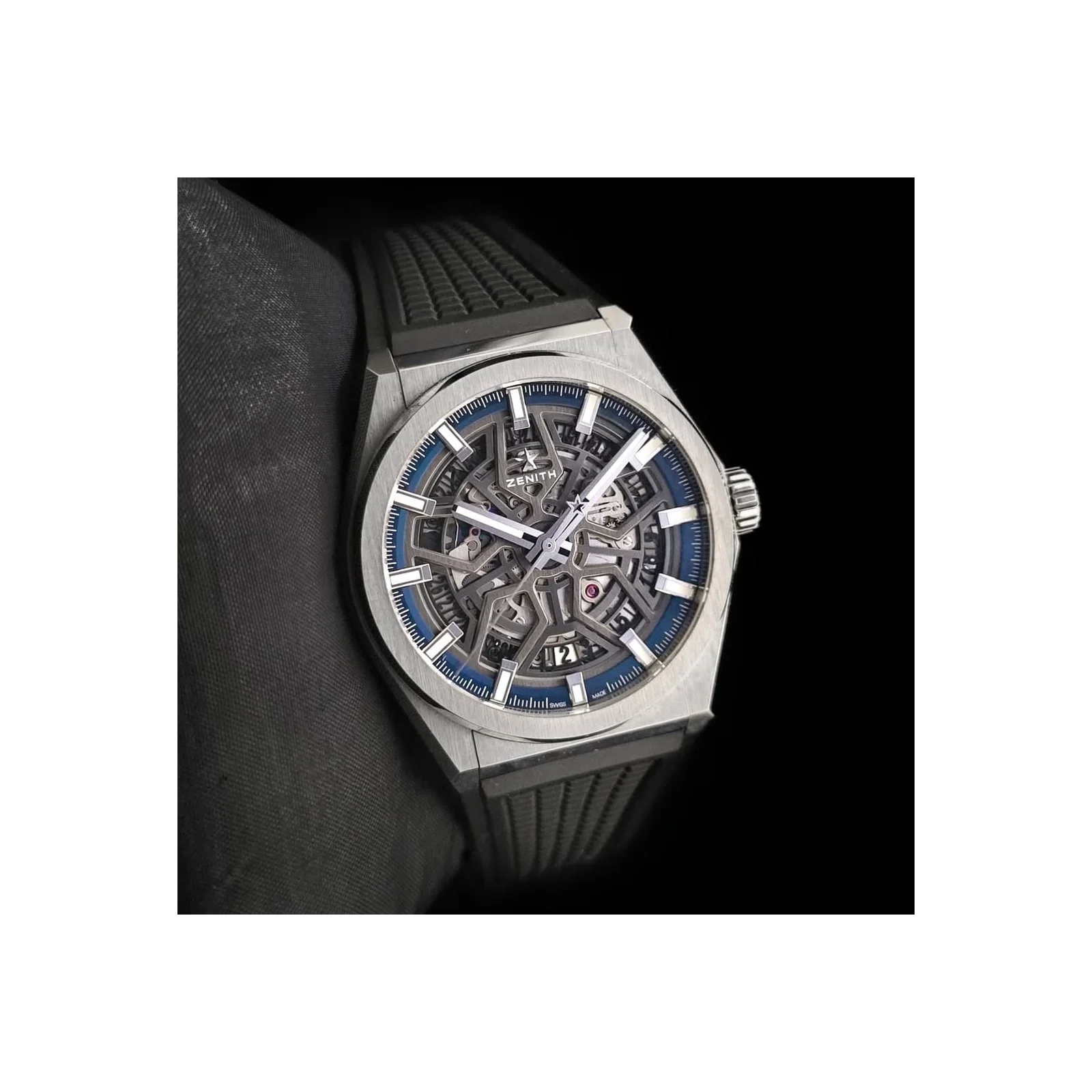 Thumb Defy Classic Titanium / Skeleton / Rubber