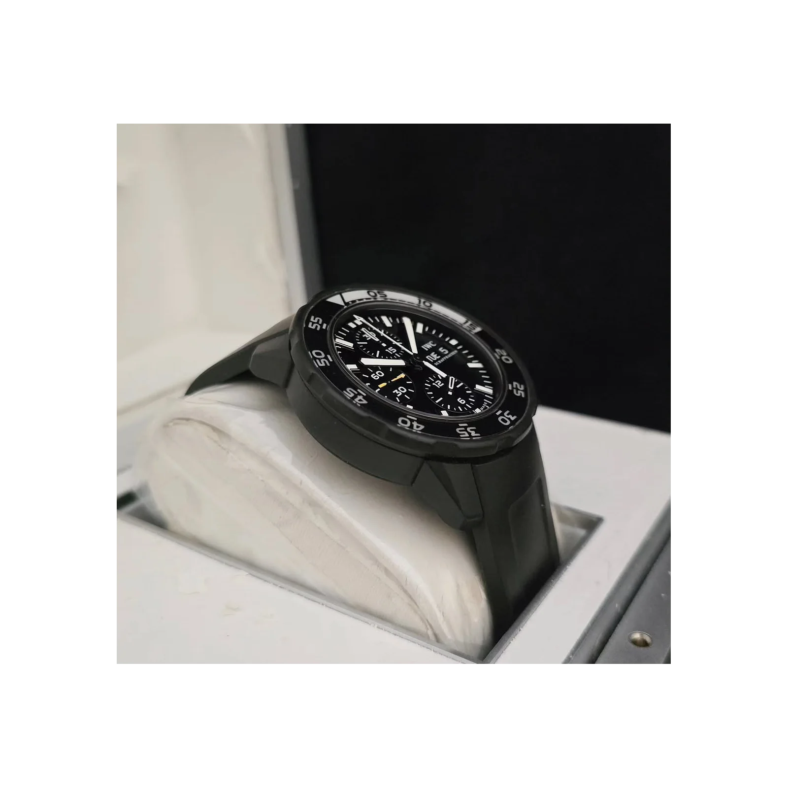 Thumb Aquatimer Chronograph Stainless Steel / Black / Rubber / Galapagos Islands