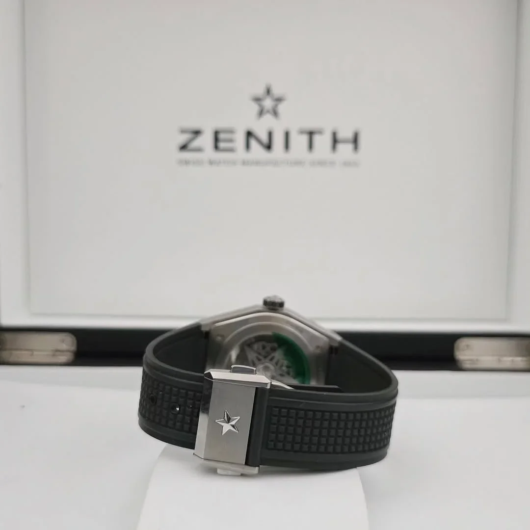 Thumb Defy Classic Titanium / Skeleton / Rubber