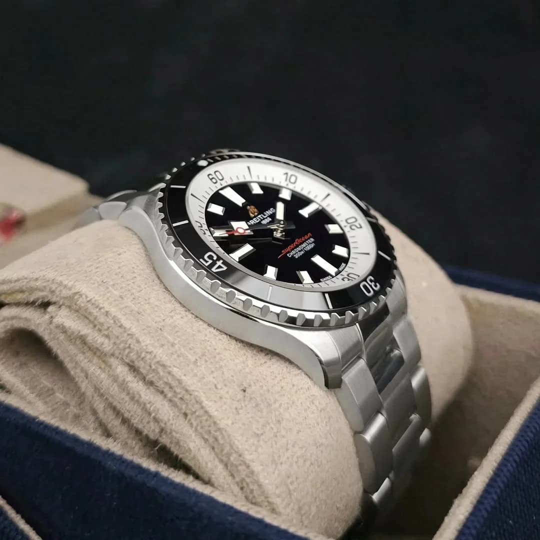 Thumb SuperOcean Automatic 42 Stainless Steel / Black / Bracelet
