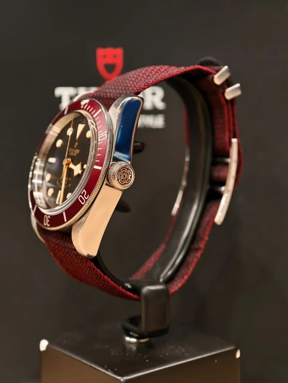 Thumb Black Bay Red / Strap