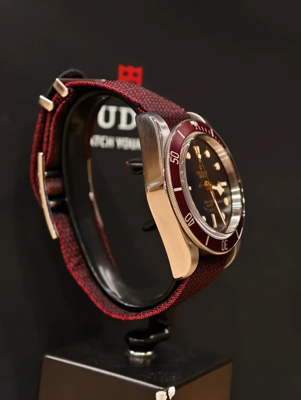 Thumb Black Bay Red / Strap
