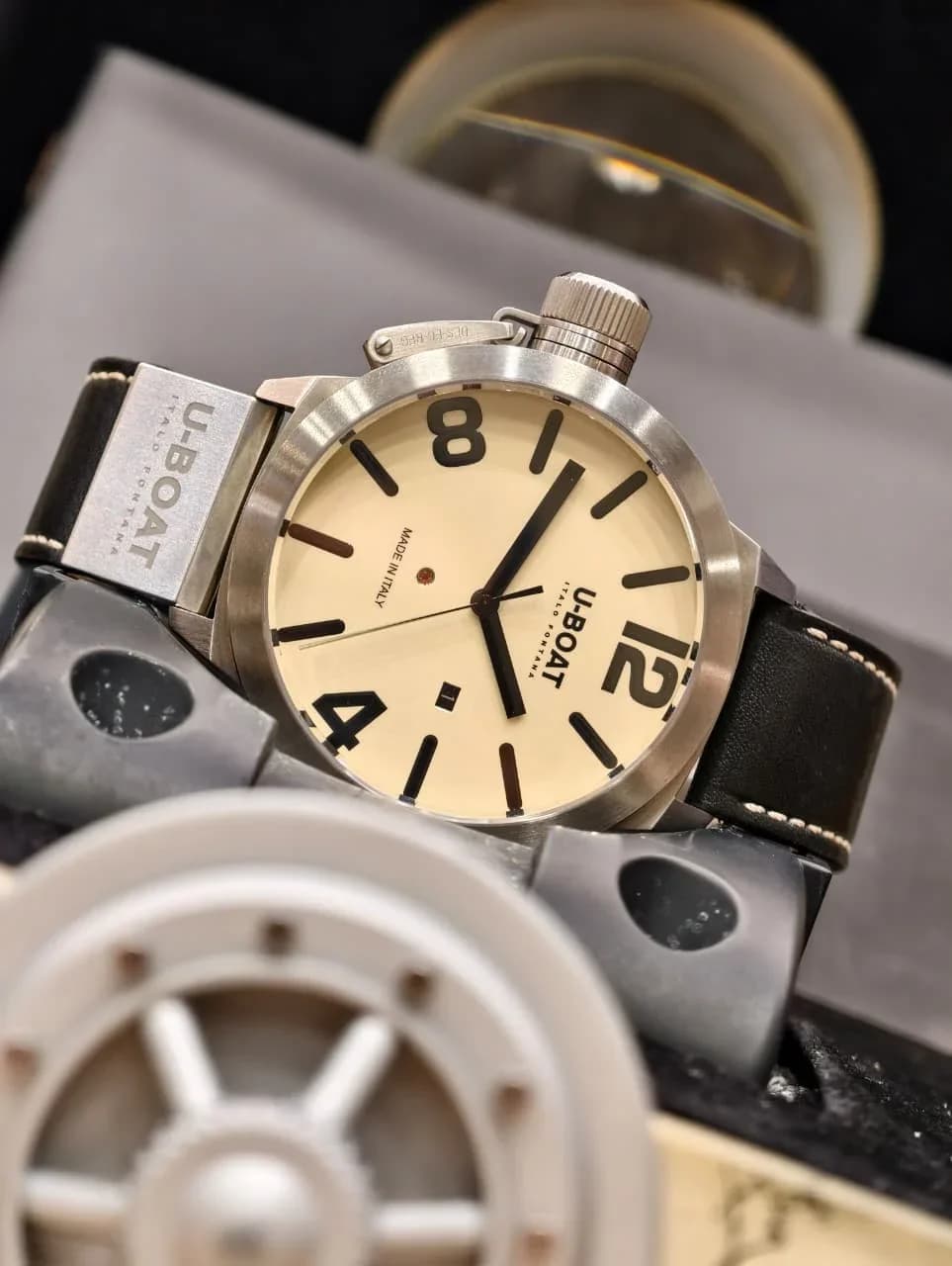 Thumb Classico Automatic Stainless Steel / Beige / Strap