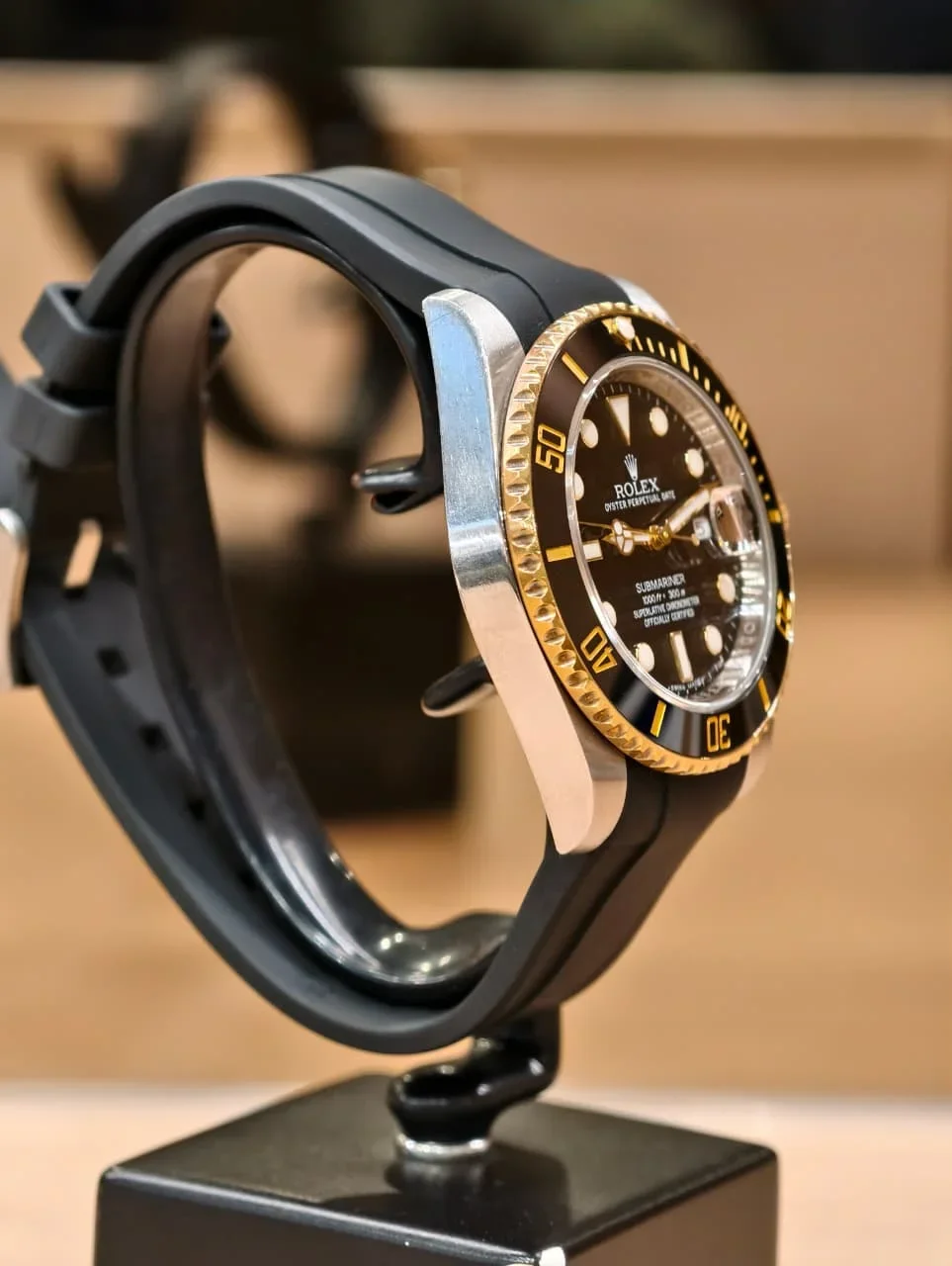 Thumb Submariner Date Rolesor / Black / Cerachrom