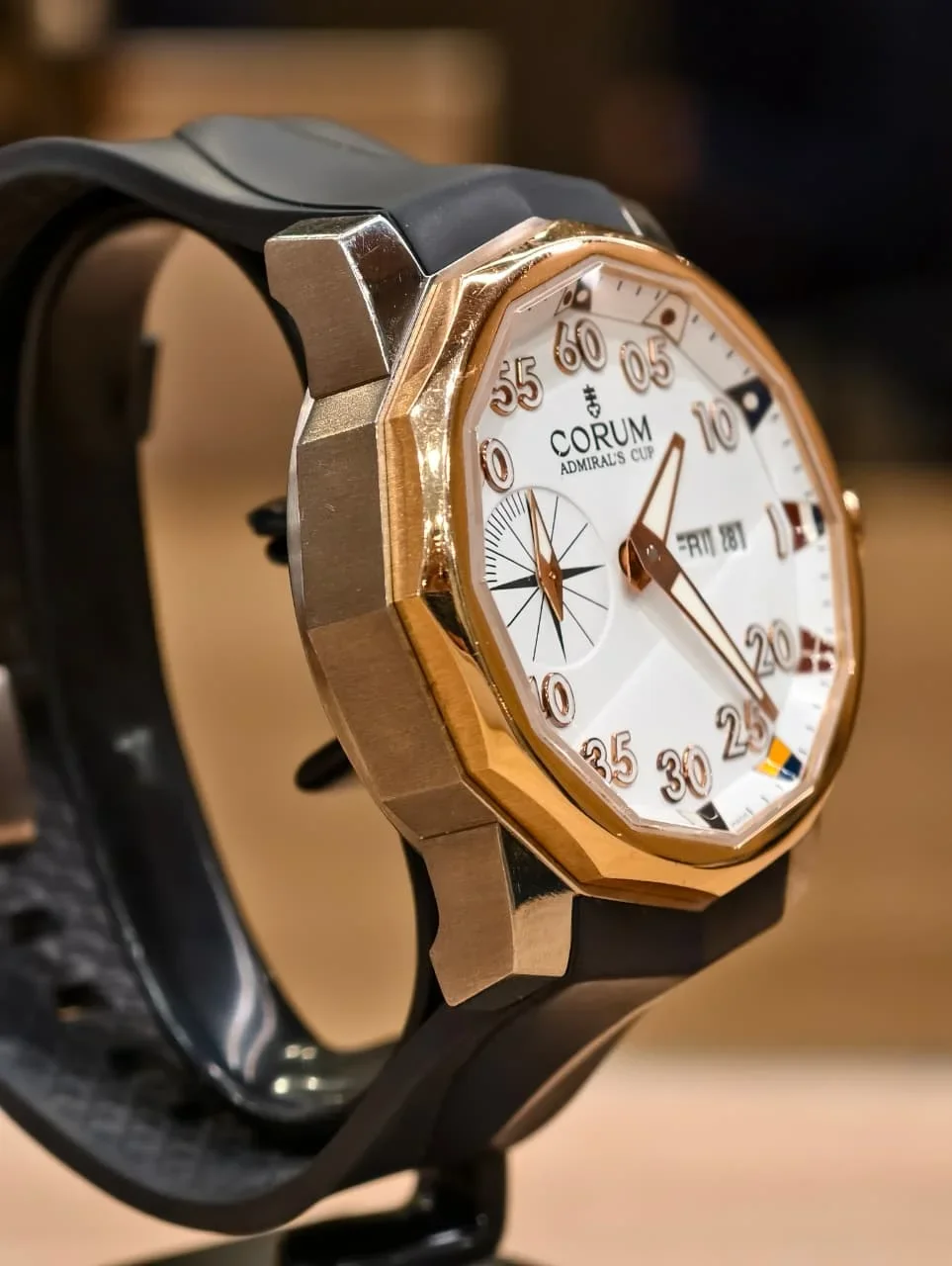 Thumb Admiral Cup Automatic / Stainless Steel - Rose Gold / White / Rubber