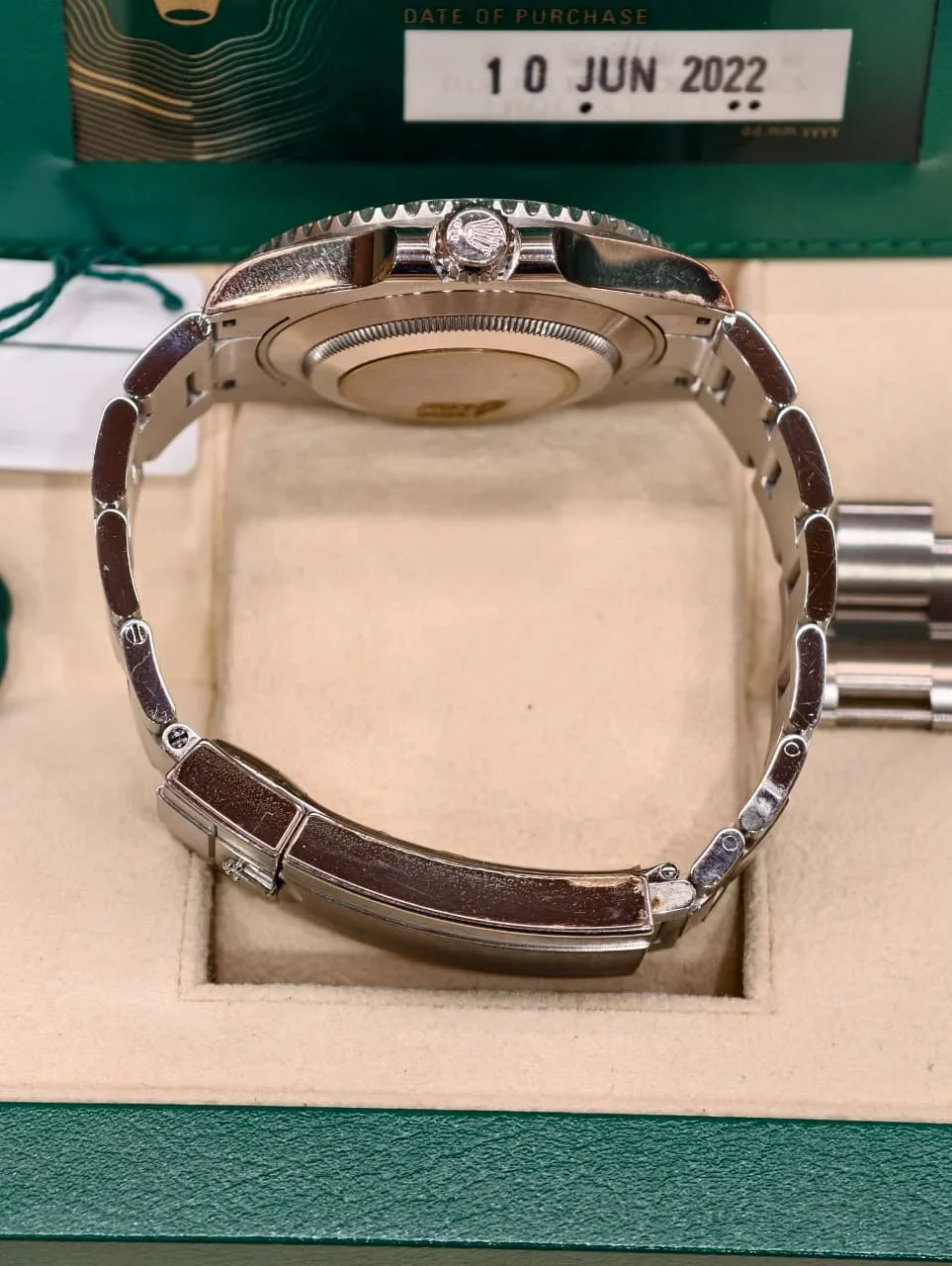 Thumb Submariner No-Date 41 / Stainless Steel / Black / Cerachrom