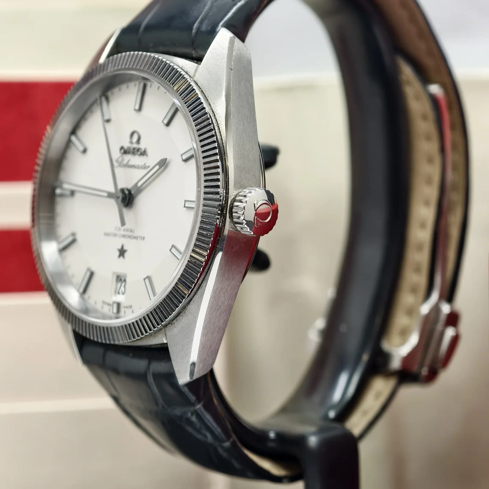Thumb Globemaster Stainless Steel / Silver / Leather