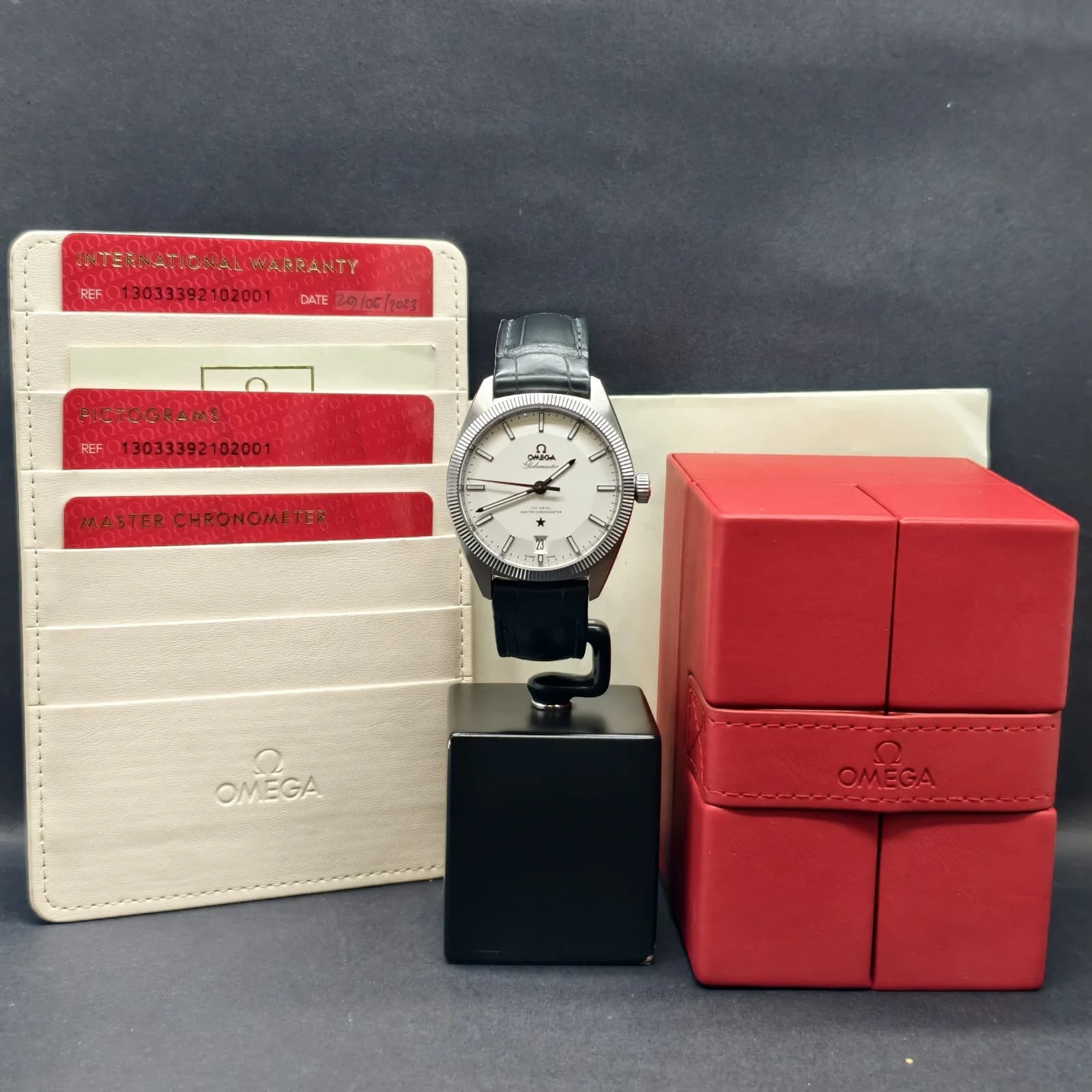 Thumb Globemaster Stainless Steel / Silver / Leather