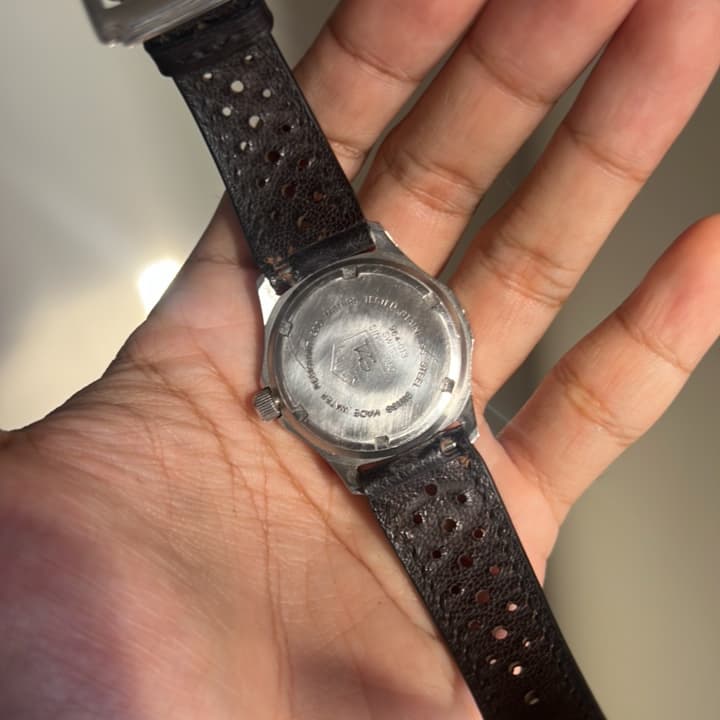 Thumb Tag Heuer 2000 Pre-WK