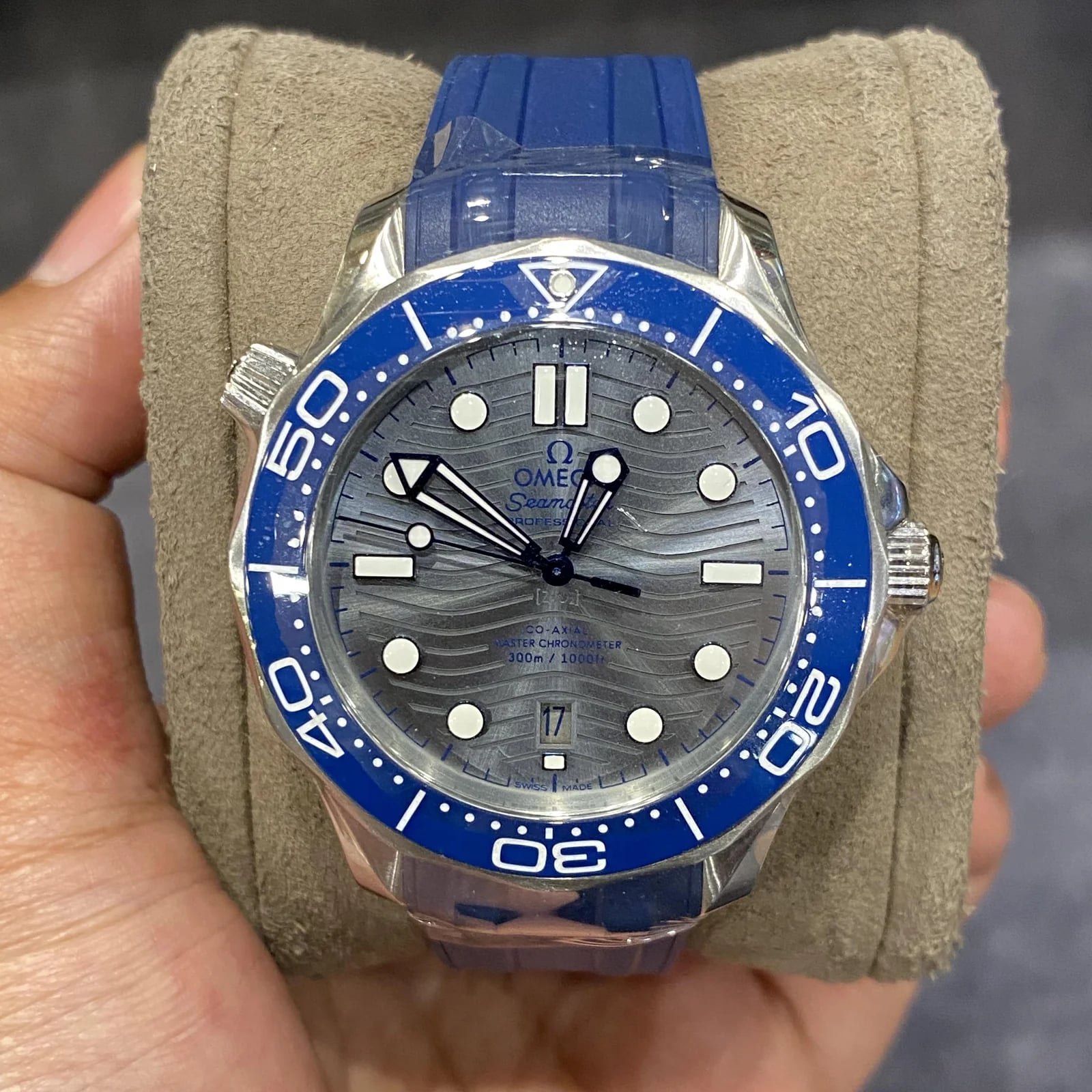 Seamaster Diver 300M Master Co-Axial 42 Stainless Steel / Grey /  Rubber